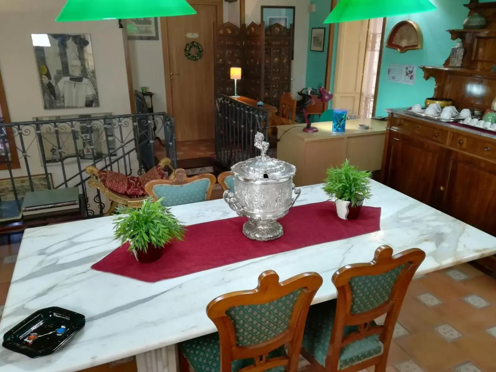 Communal lounge/ TV room, Restaurant/Places to Eat in Vittorio Emanuele Rooms di Prinzi