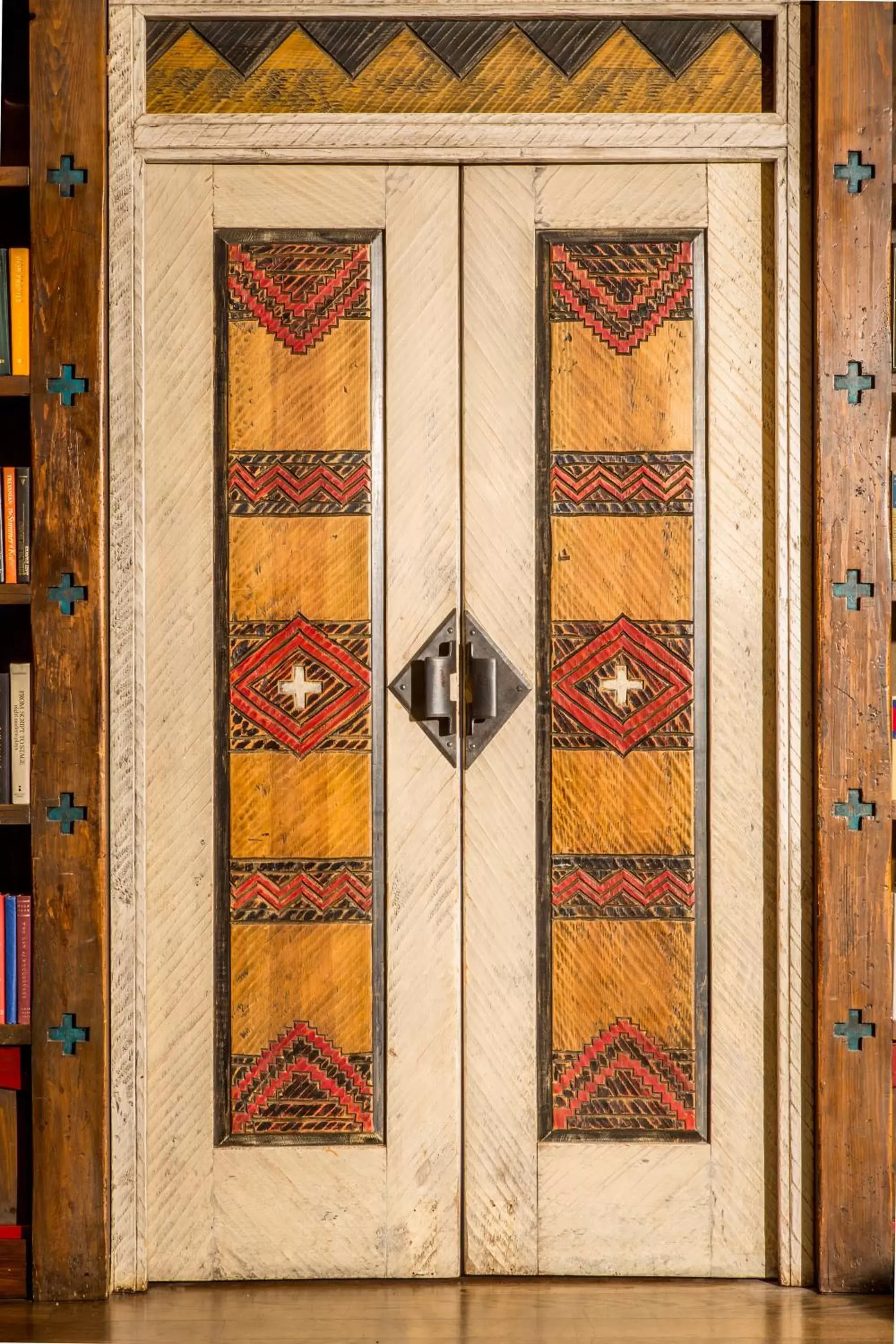 Decorative detail in Rosewood Inn of the Anasazi