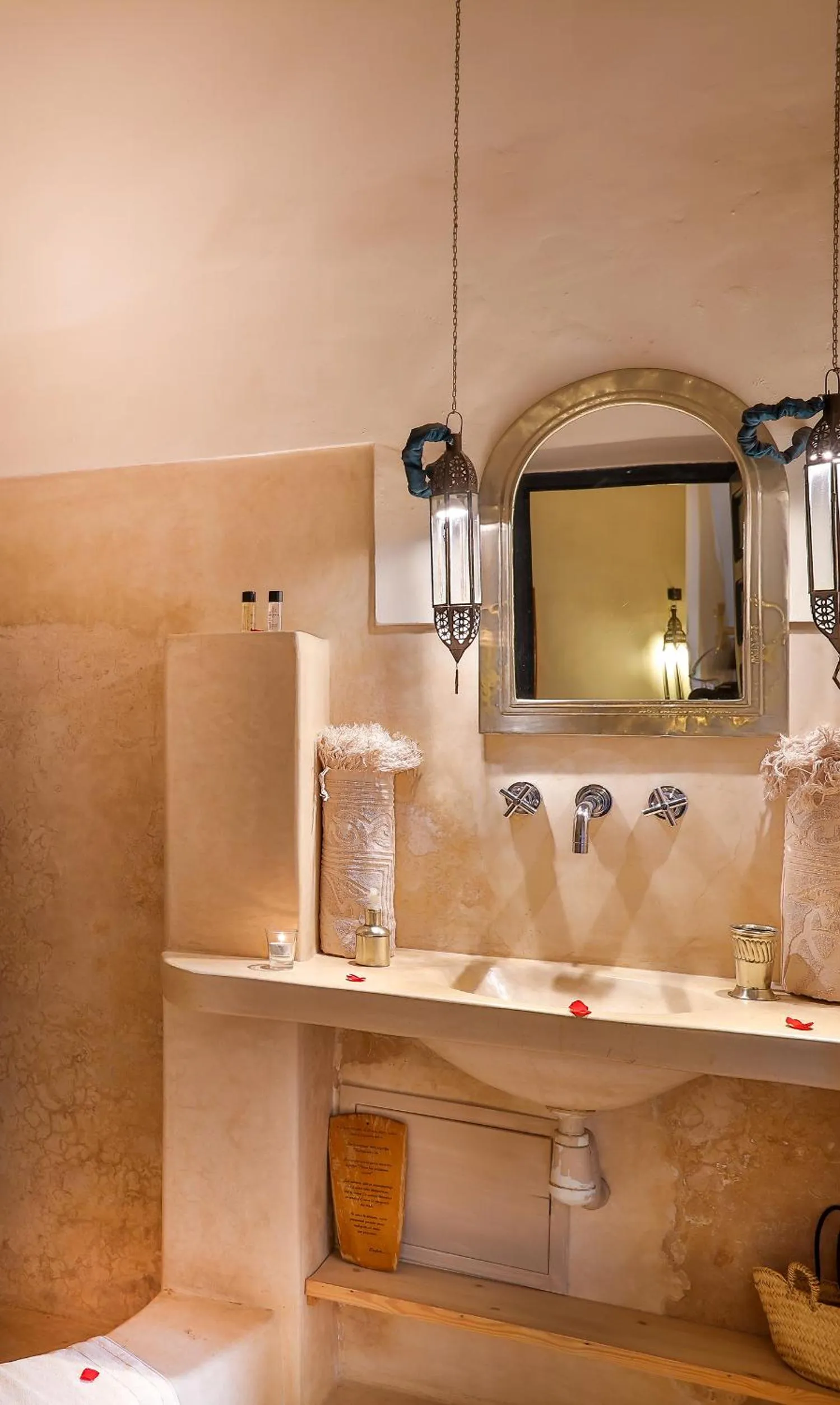 Shower in Hotel & Spa Dar Sara