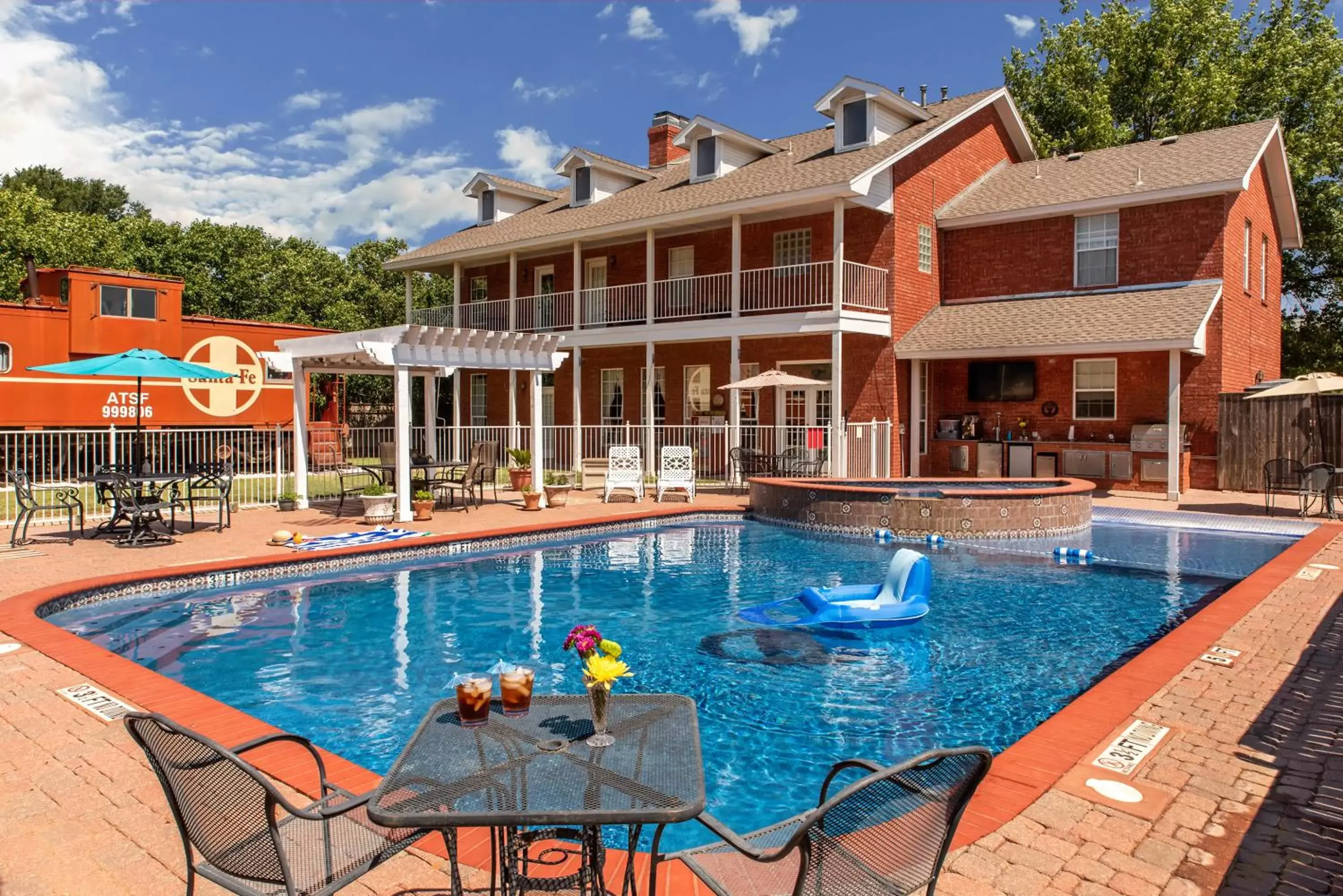 Swimming Pool in Woodrow House Bed & Breakfast