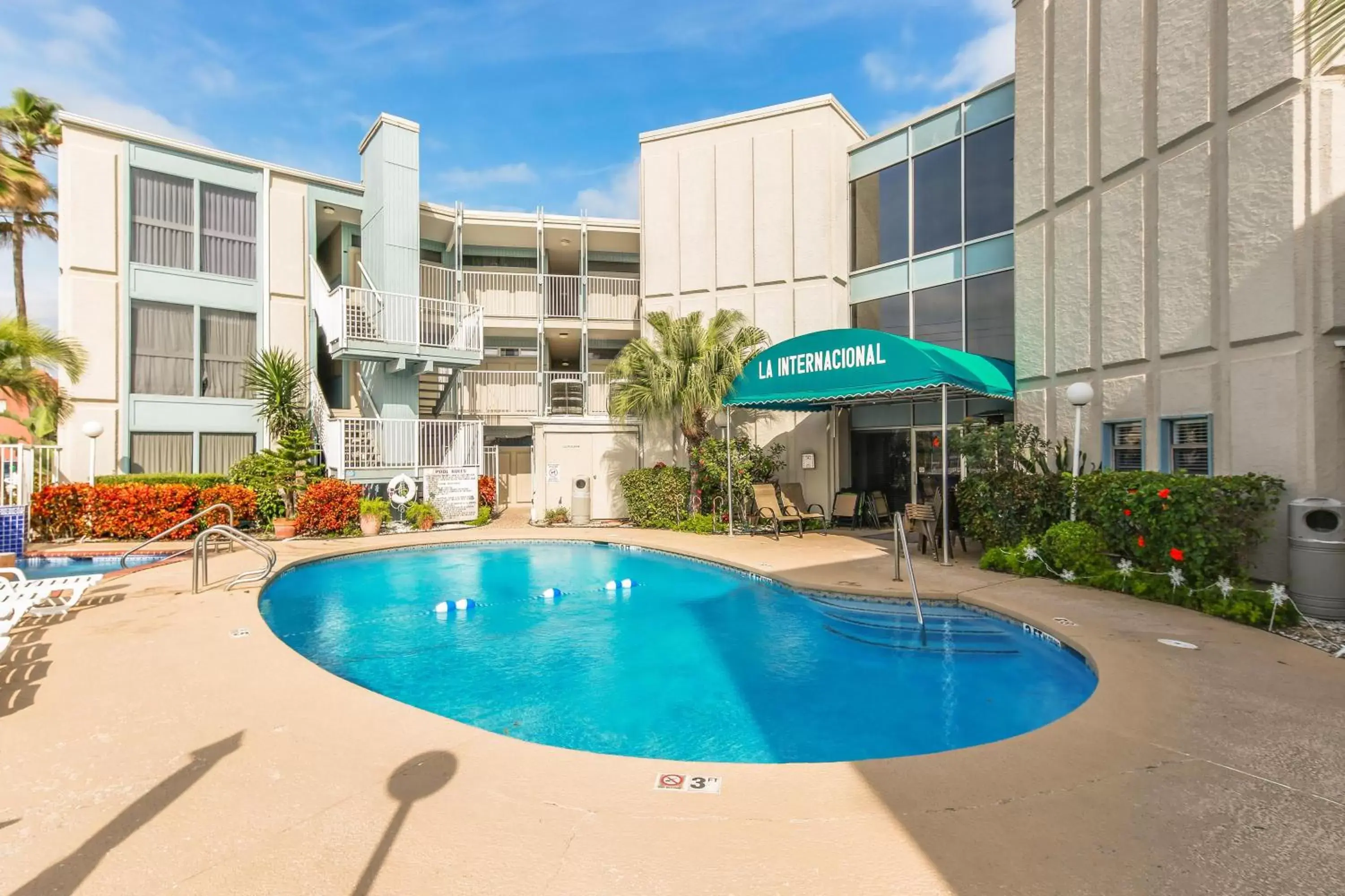Swimming pool, Property Building in La Internacional Condominiums #210