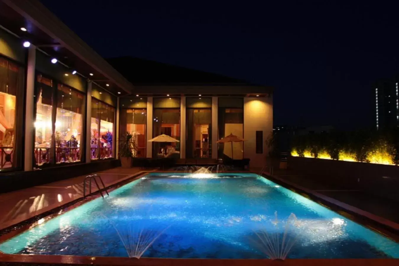 Swimming pool in S.D. Avenue Hotel Swimming pool in S.D. Avenue Hotel