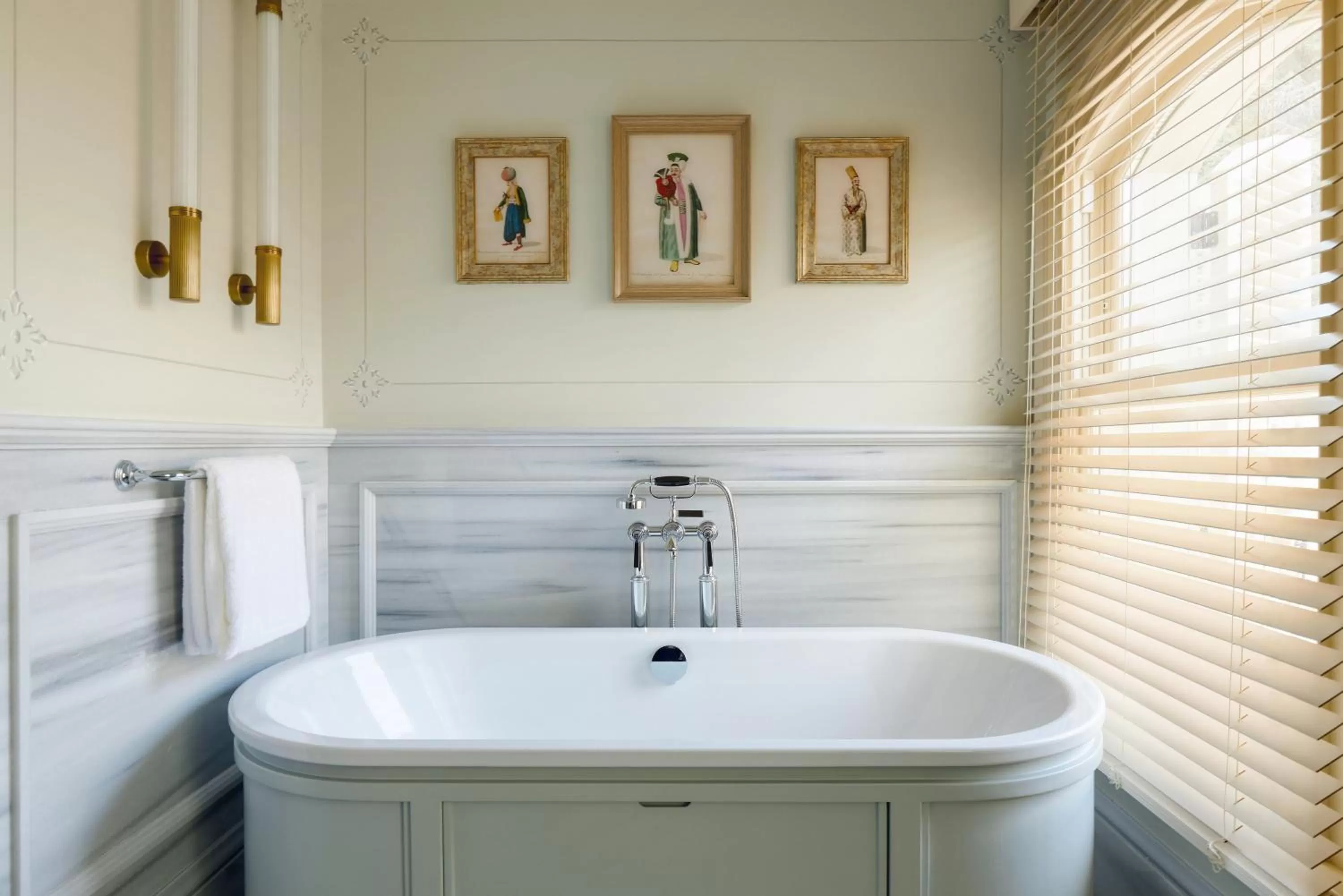 Bathroom in Six Senses Kocatas Mansions