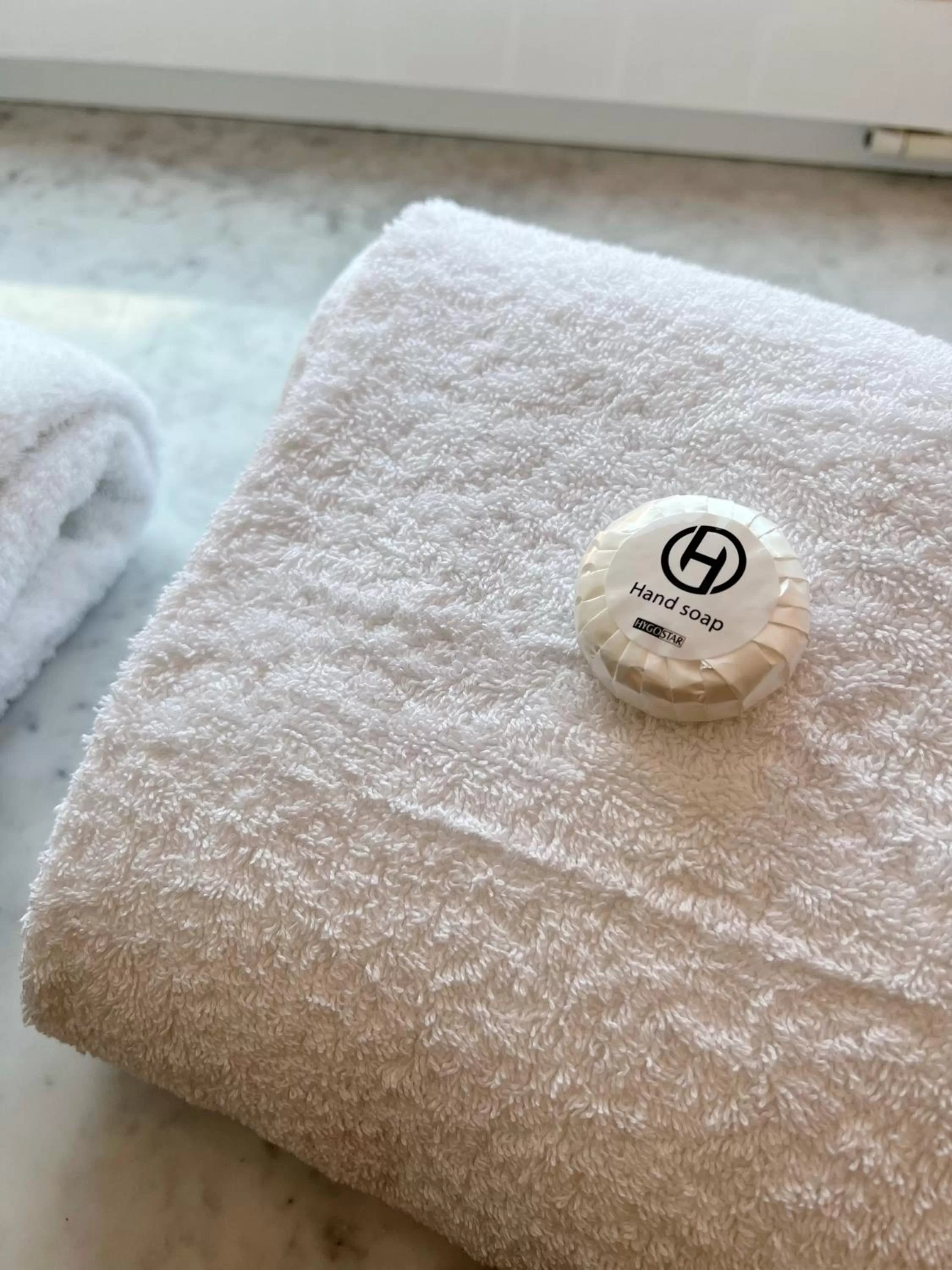 towels, Bed in Hotel Prinz