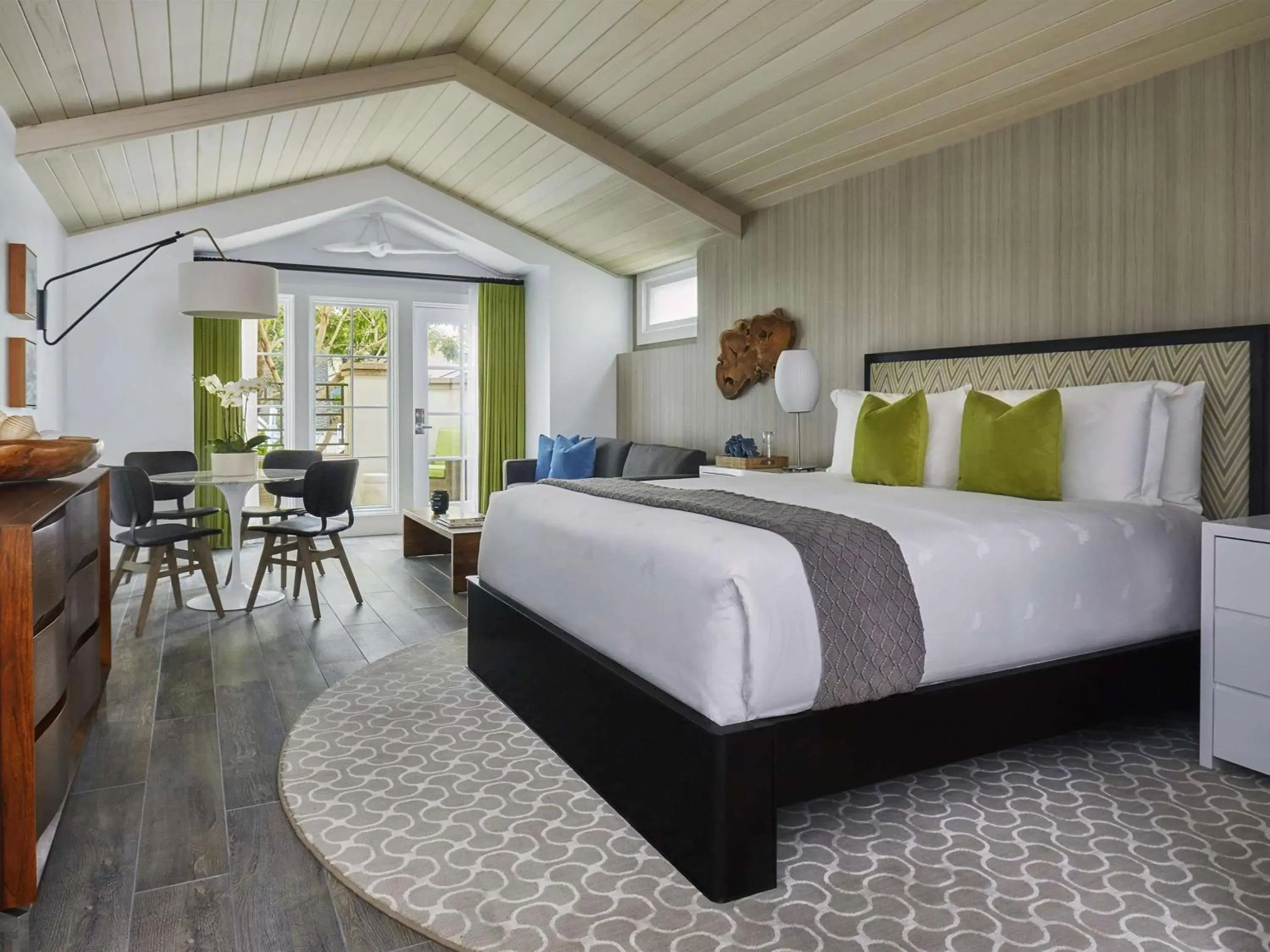Bedroom in Fairmont Miramar Hotel & Bungalows