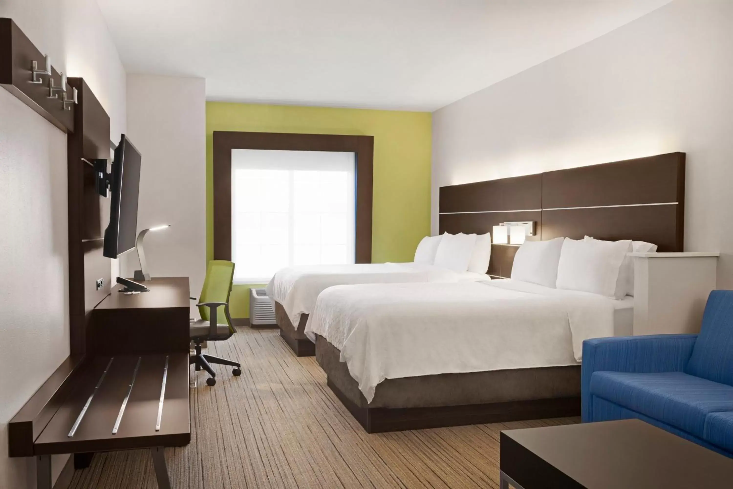 Photo of the whole room, Bed in Holiday Inn Express Hotel & Suites Durant, an IHG Hotel