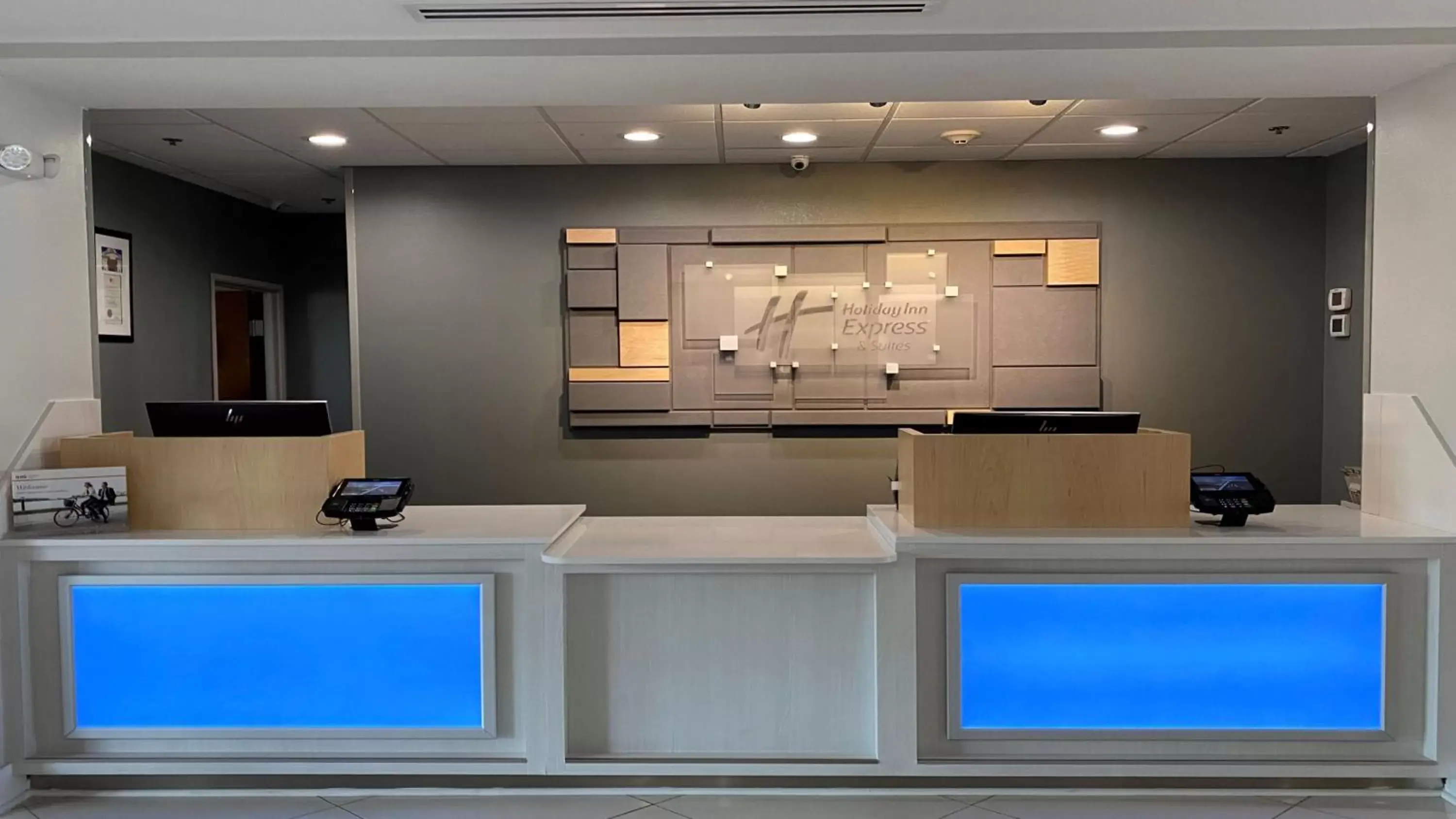 Property building in Holiday Inn Express Hotel & Suites Byram by IHG Property building in Holiday Inn Express Hotel & Suites Byram by IHG