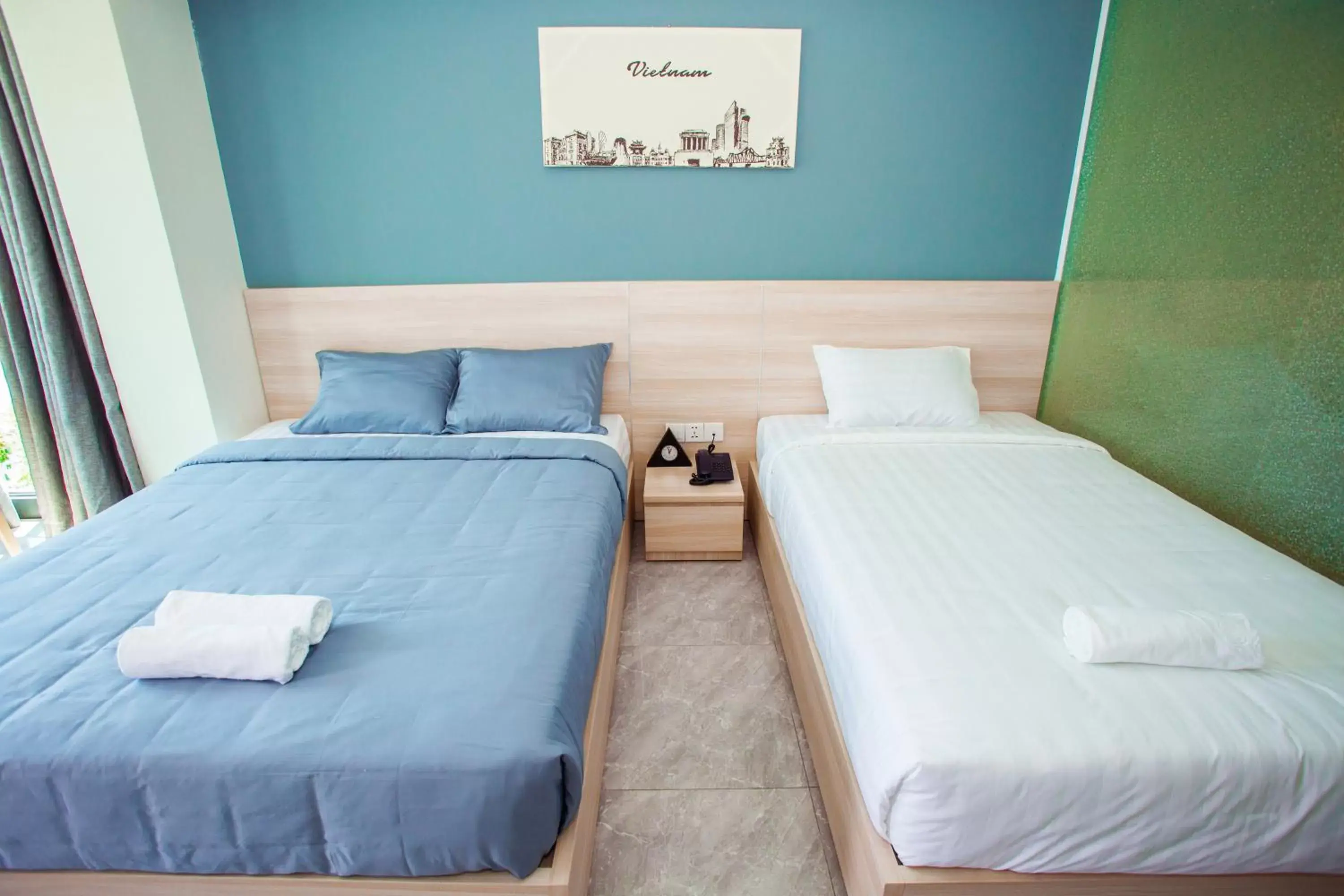 Deluxe Twin Room with River and Mountain View in Moonlight Bay Hotel & Apartment Deluxe Twin Room with River and Mountain View in Moonlight Bay Hotel & Apartment