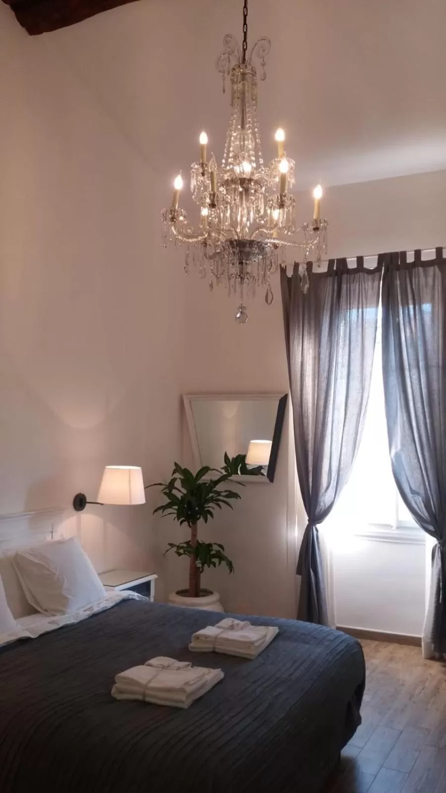 Photo of the whole room, Bed in In San Frediano B&B