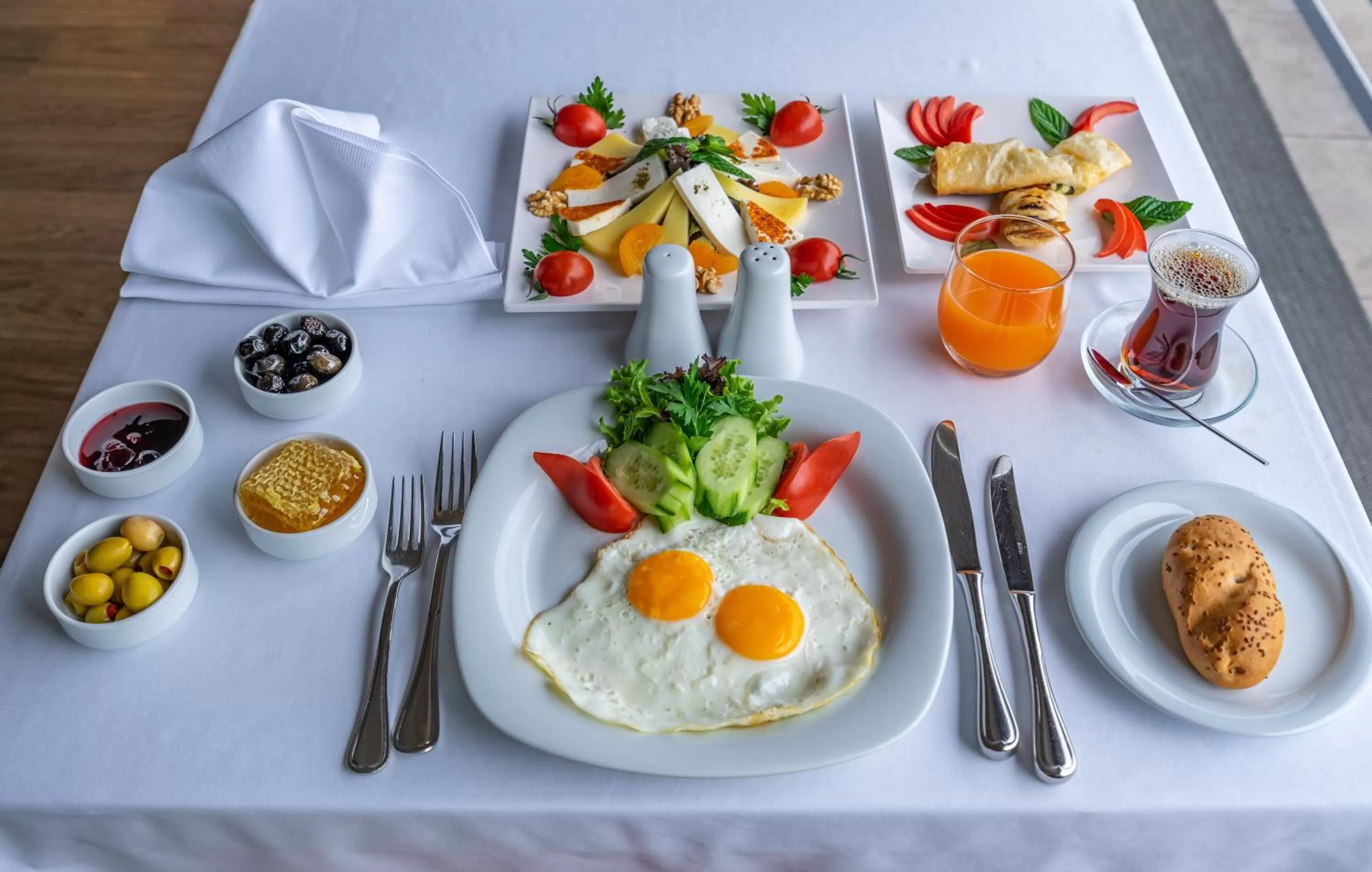 Continental breakfast in Point Hotel Taksim