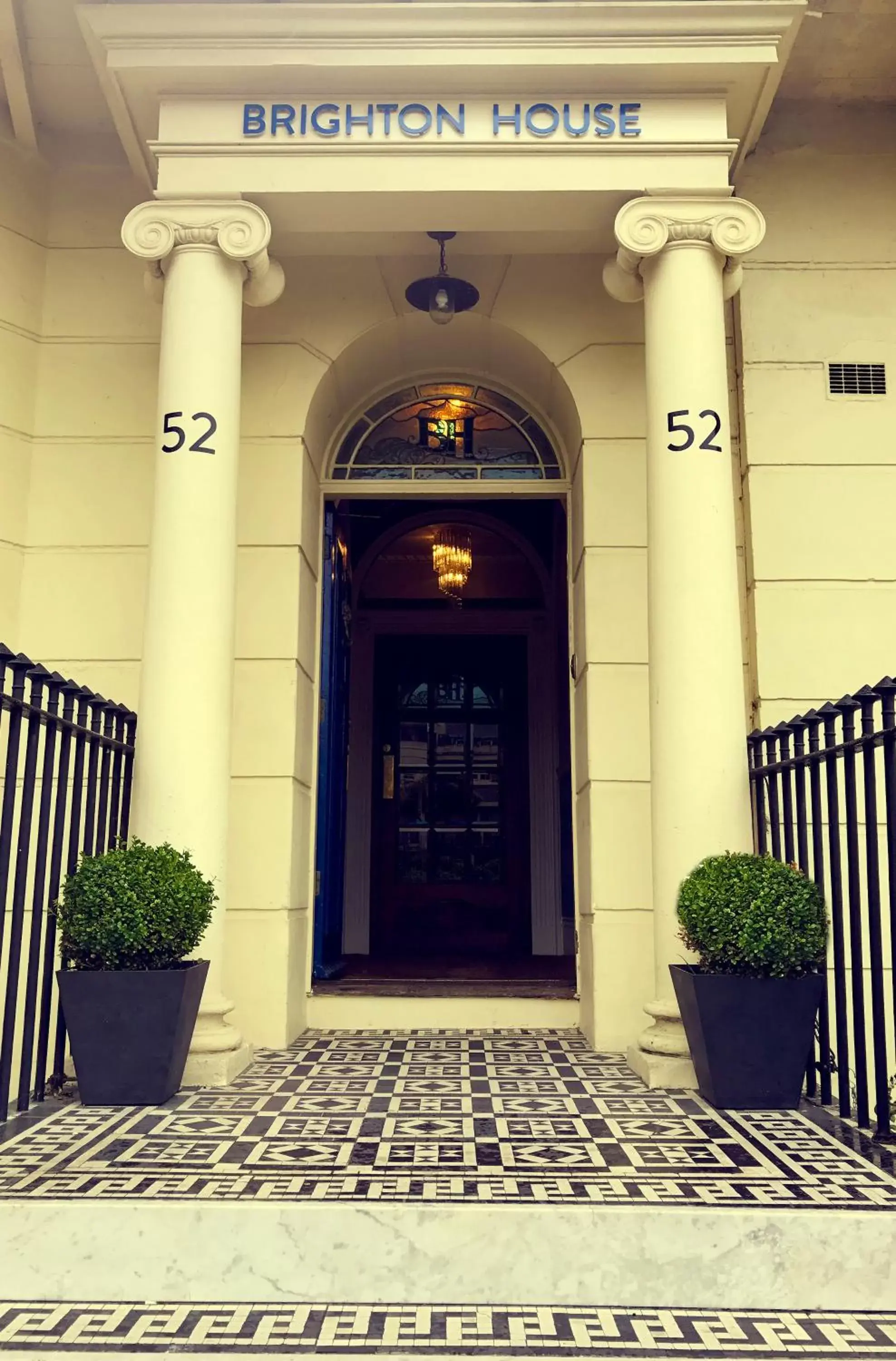 Facade/entrance in Brighton House