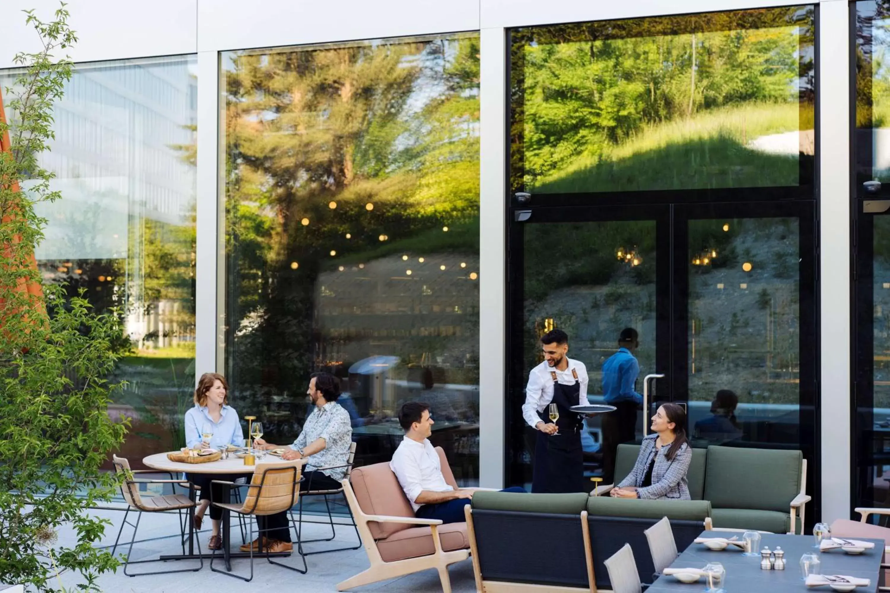 Patio, Restaurant/Places to Eat in Hyatt Regency Zurich Airport Circle