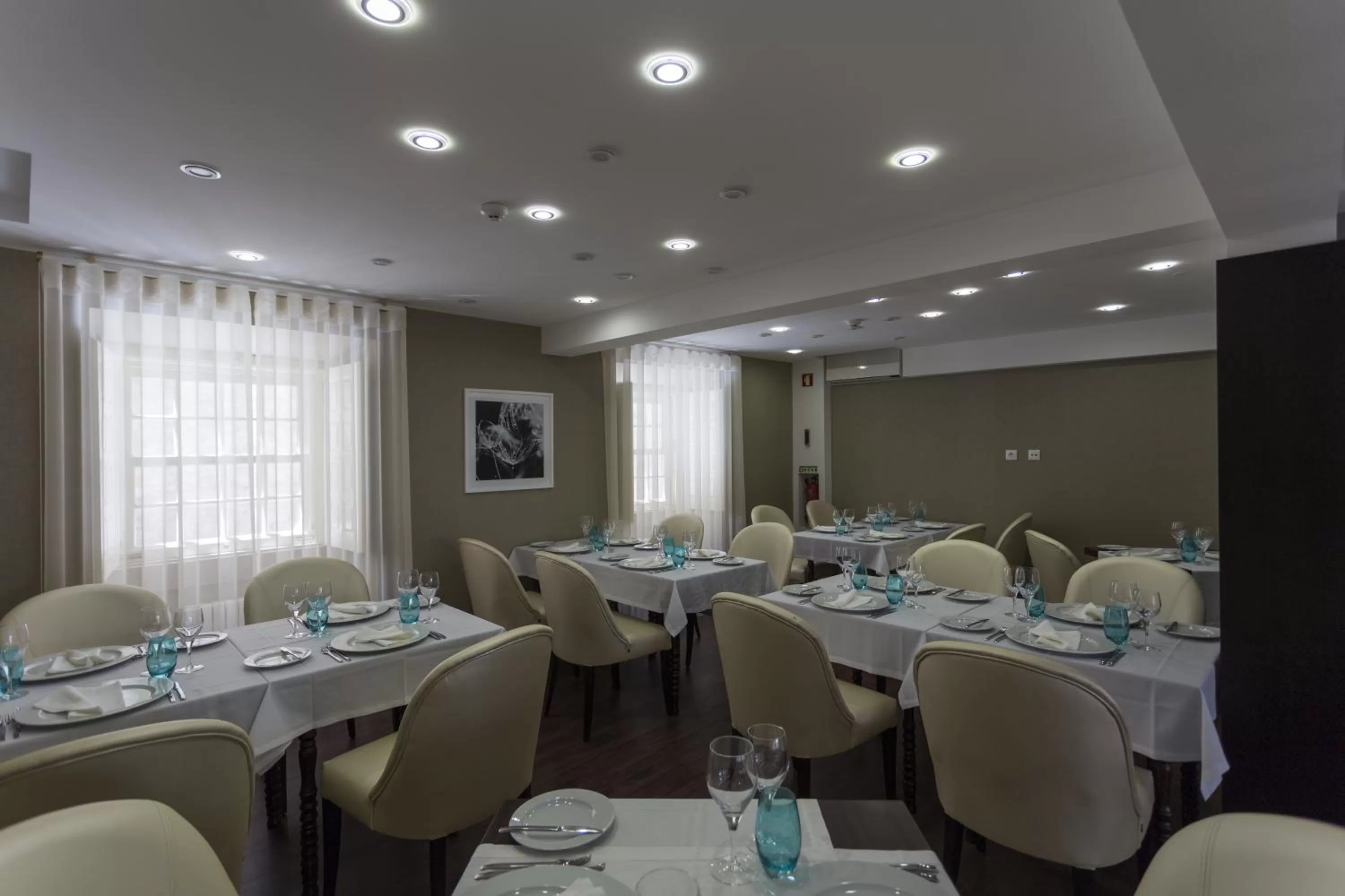 Restaurant/places to eat in Josefa D`Obidos Hotel