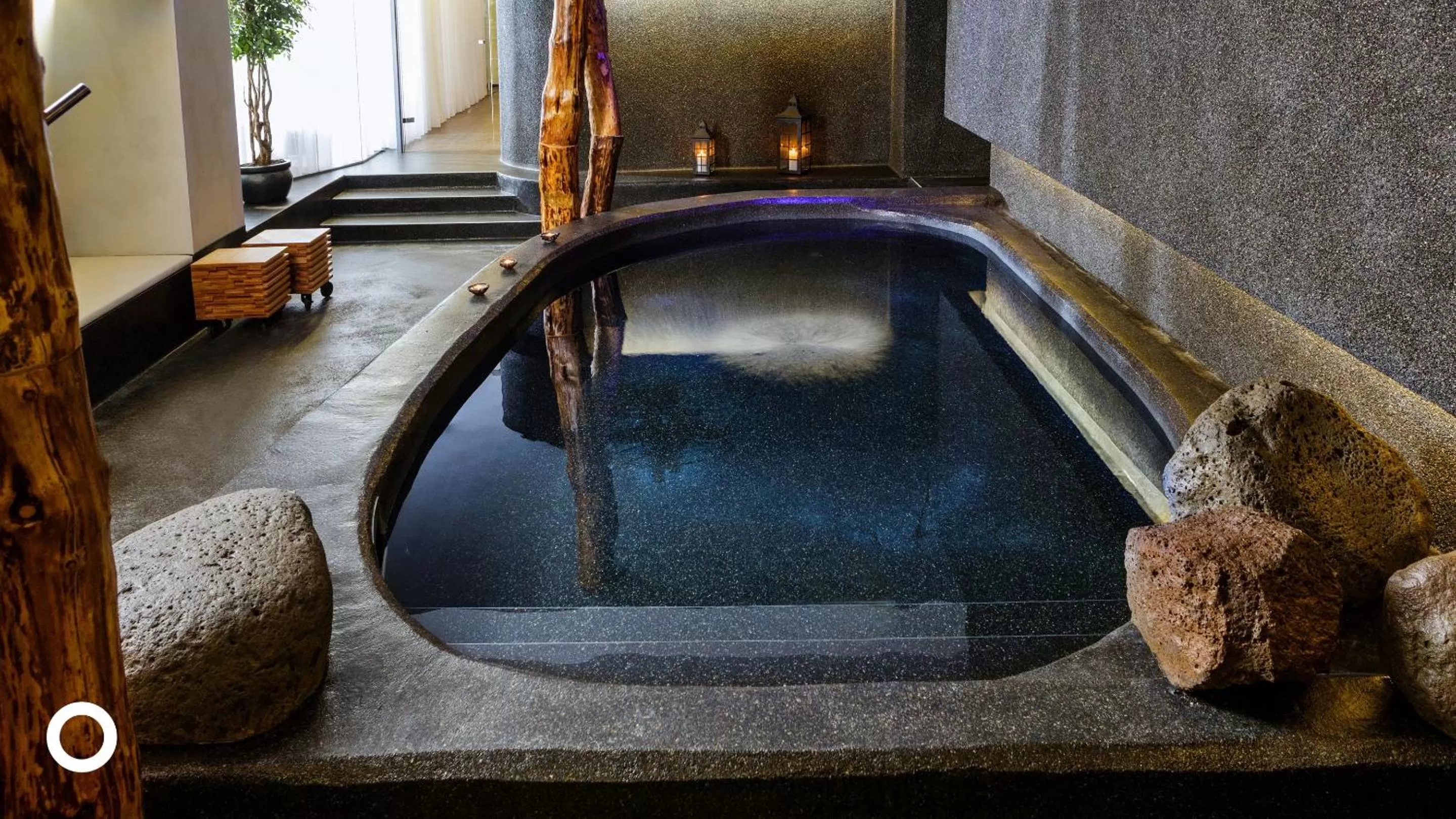 Hot Tub in Thingholt by Center Hotels