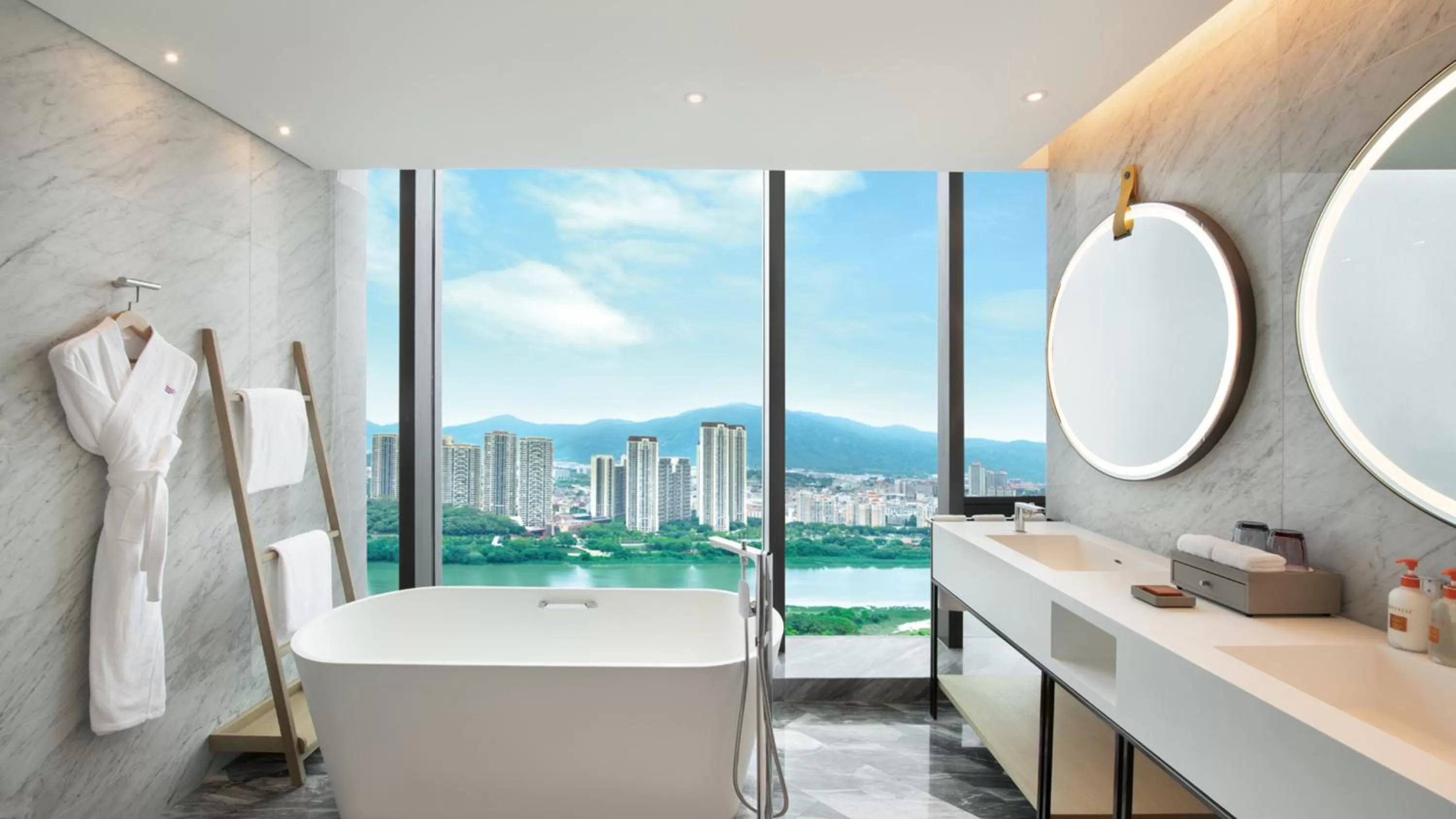 Bathroom in Crowne Plaza Quanzhou Riverview by IHG