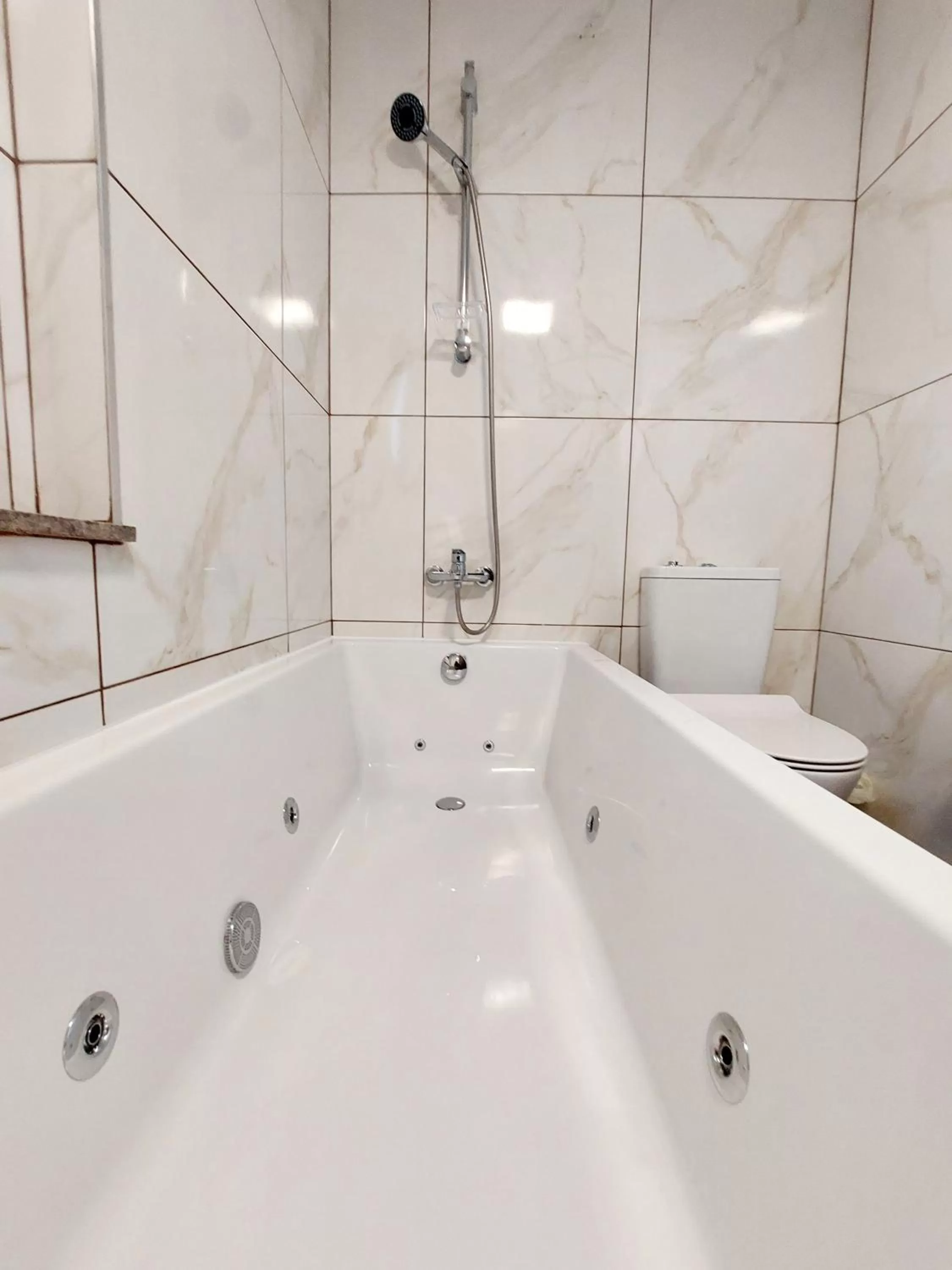 Hot Tub in Agros Green Valley Suites