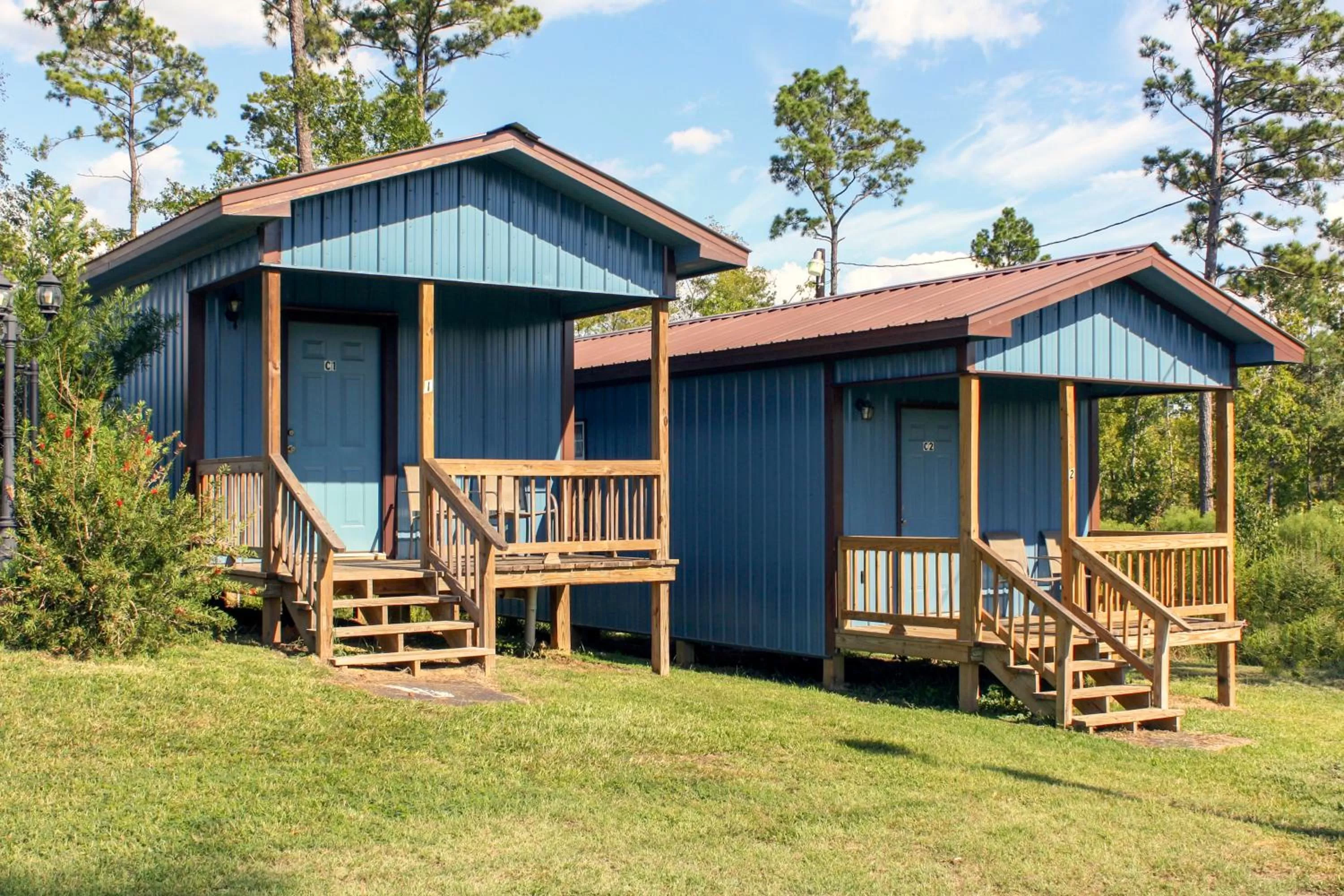Property building in Toledo Town Inn
