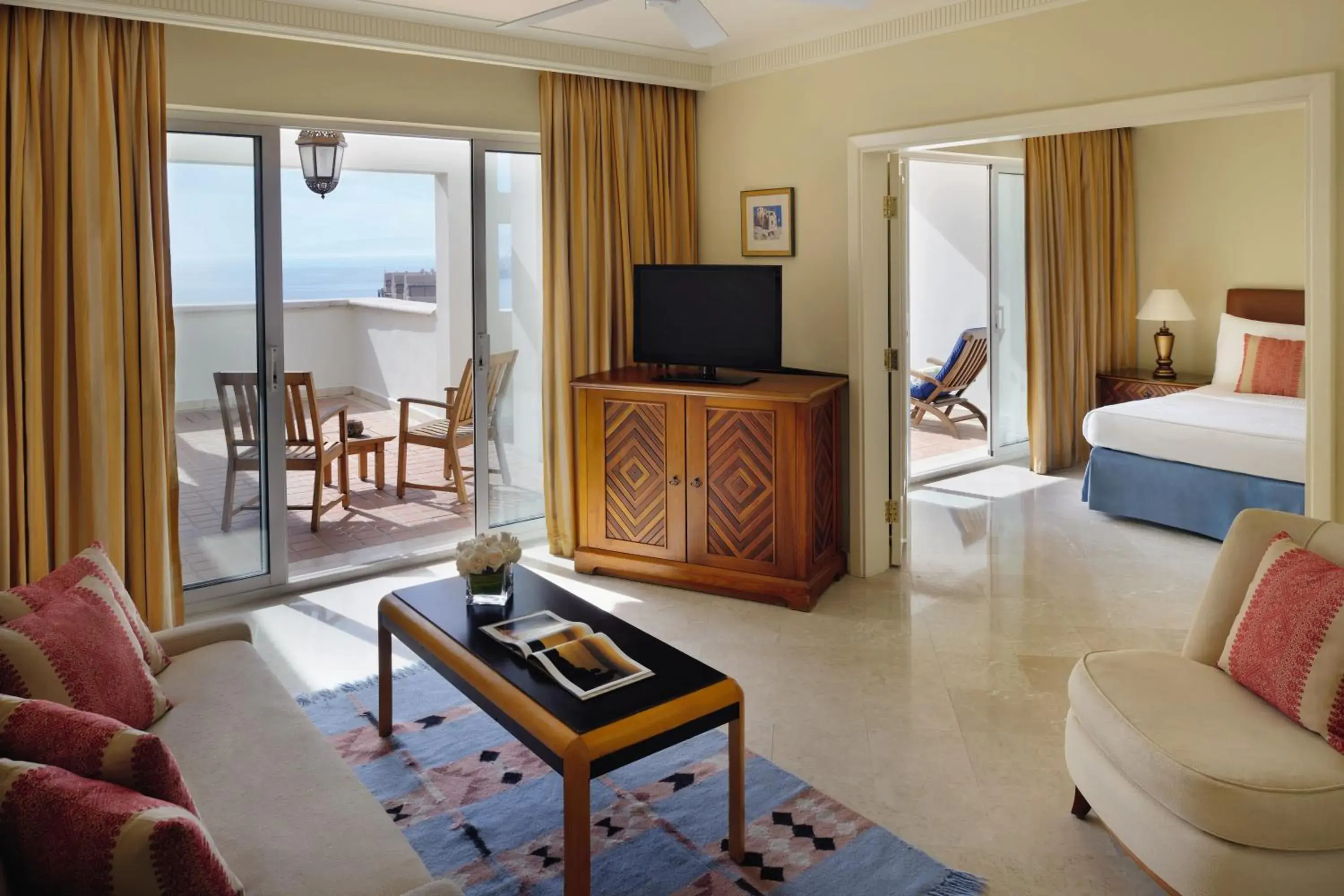 TV and multimedia, Seating Area in Movenpick Resort & Residences Aqaba