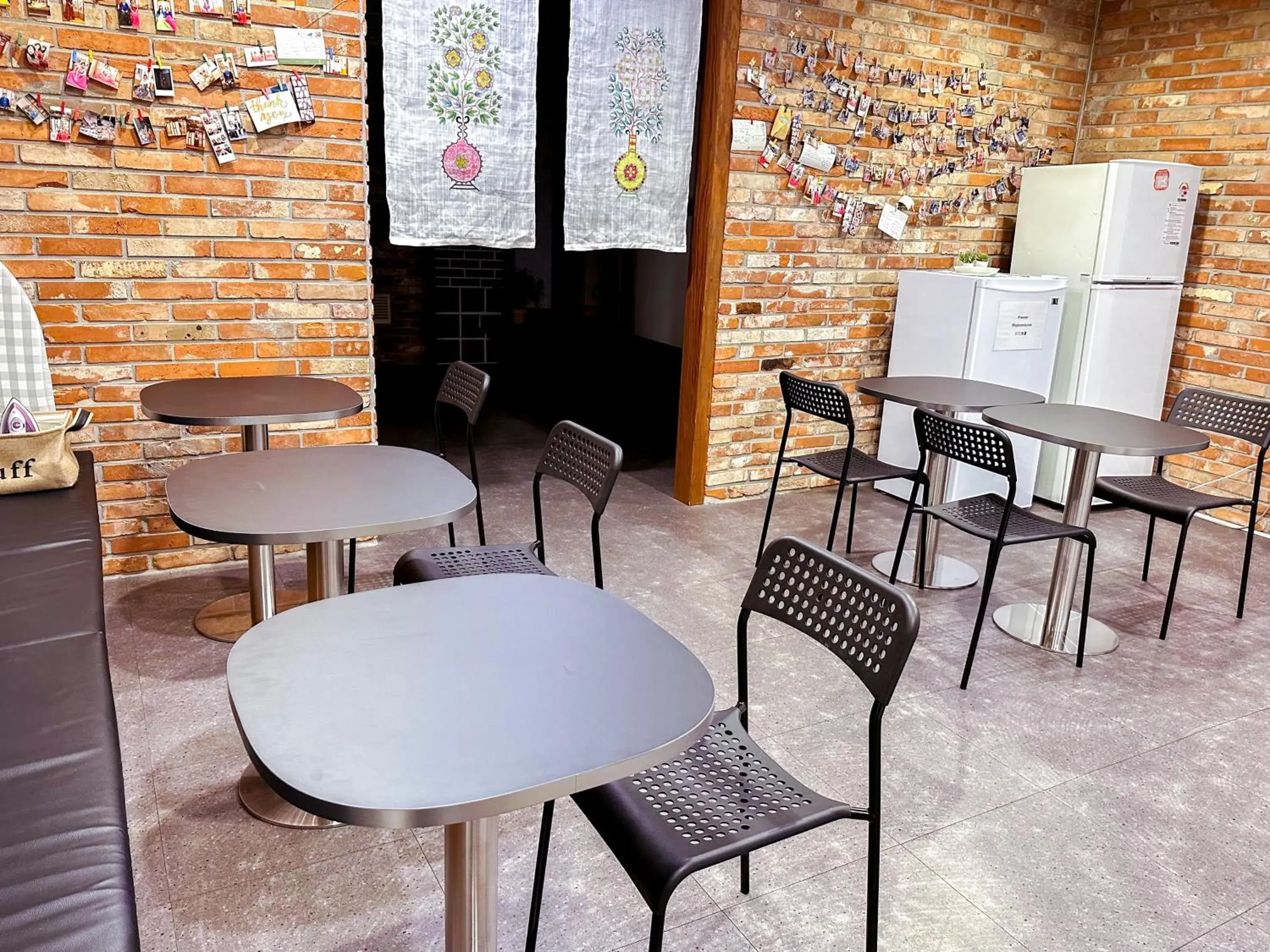 Area and facilities, Restaurant/Places to Eat in Starria Hostel - Foreigners Only