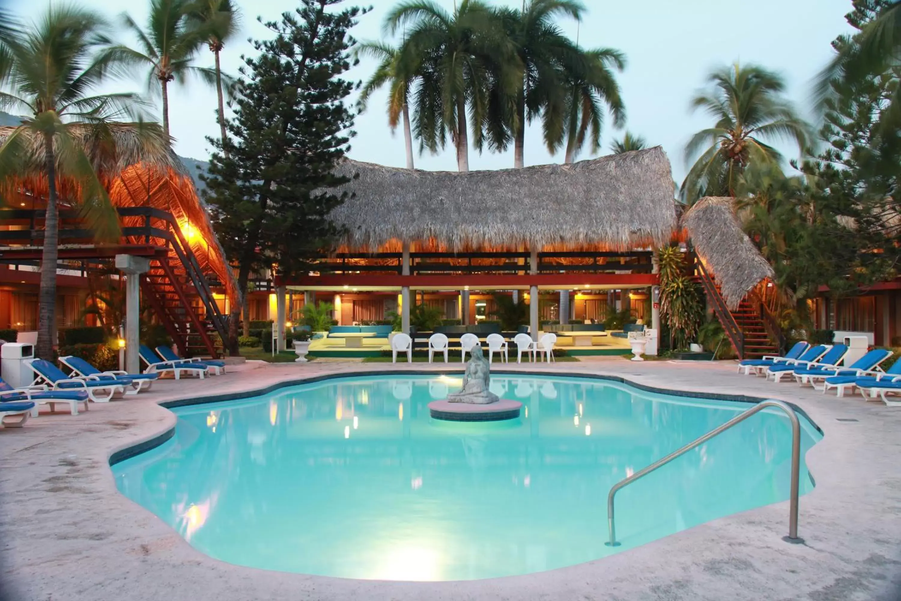 Pool view, Swimming Pool in Hotel Bali-Hai Acapulco