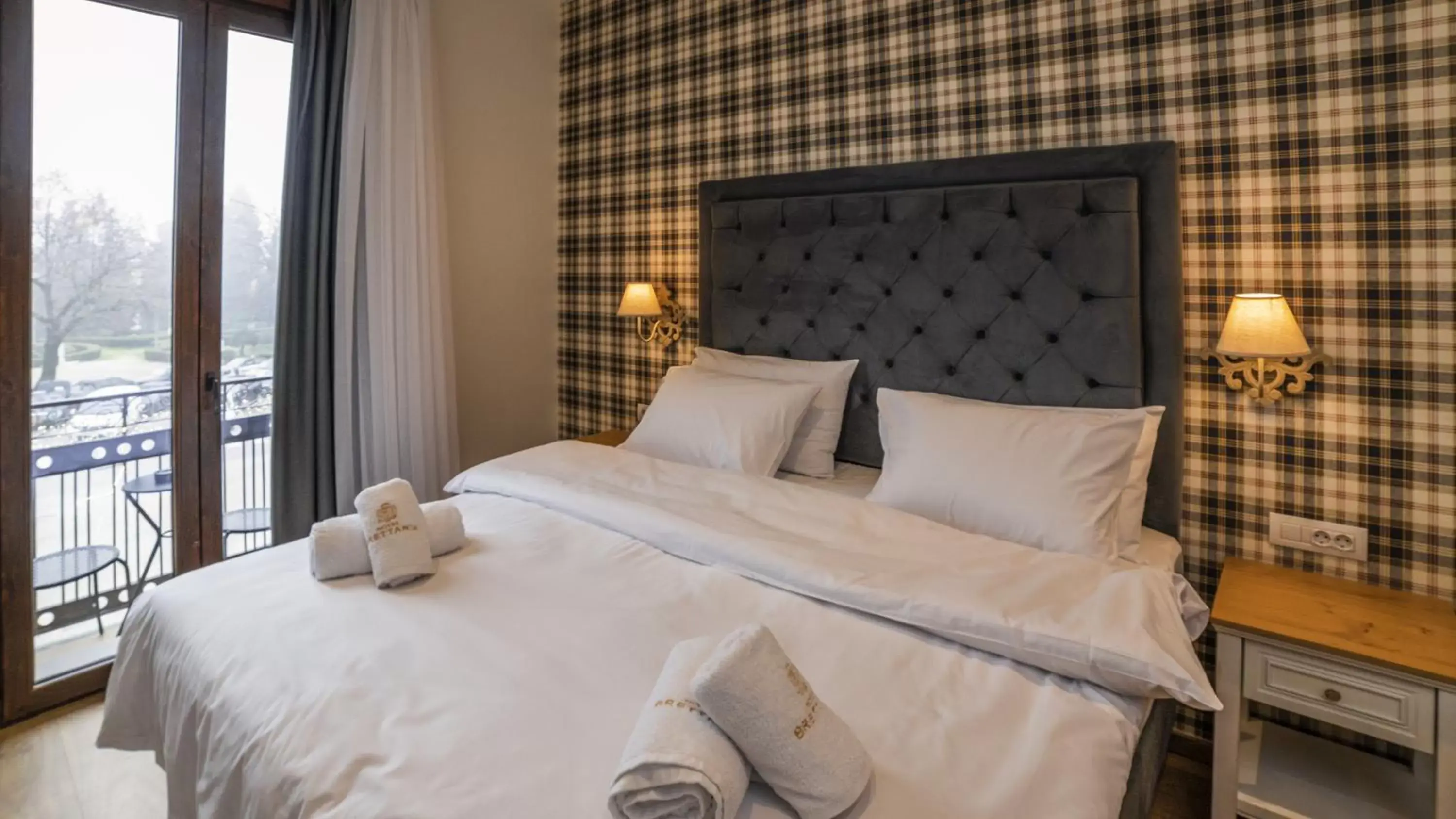 Bedroom, Bed in Brettania Hotel Bedroom, Bed in Brettania Hotel