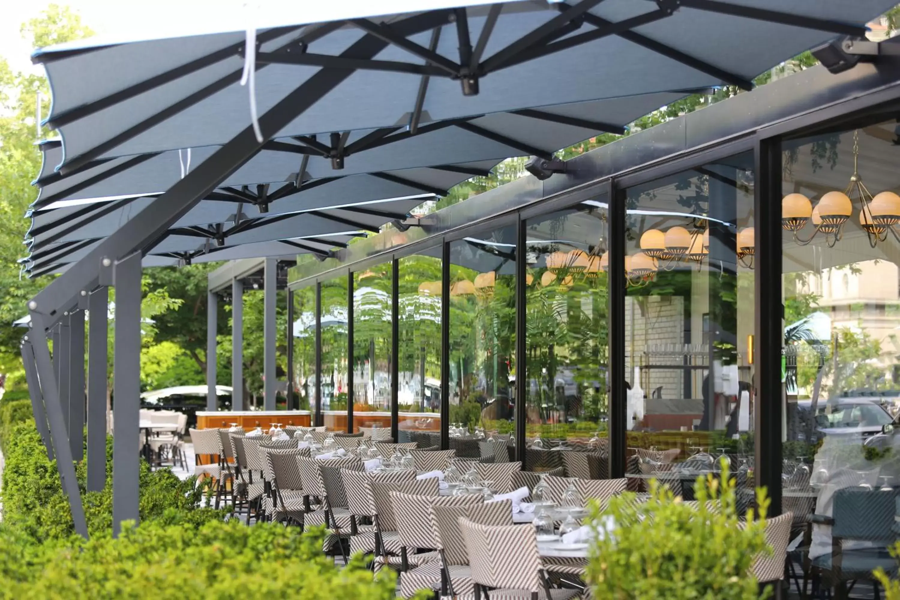 Patio, Restaurant/Places to Eat in The Dupont Circle Hotel