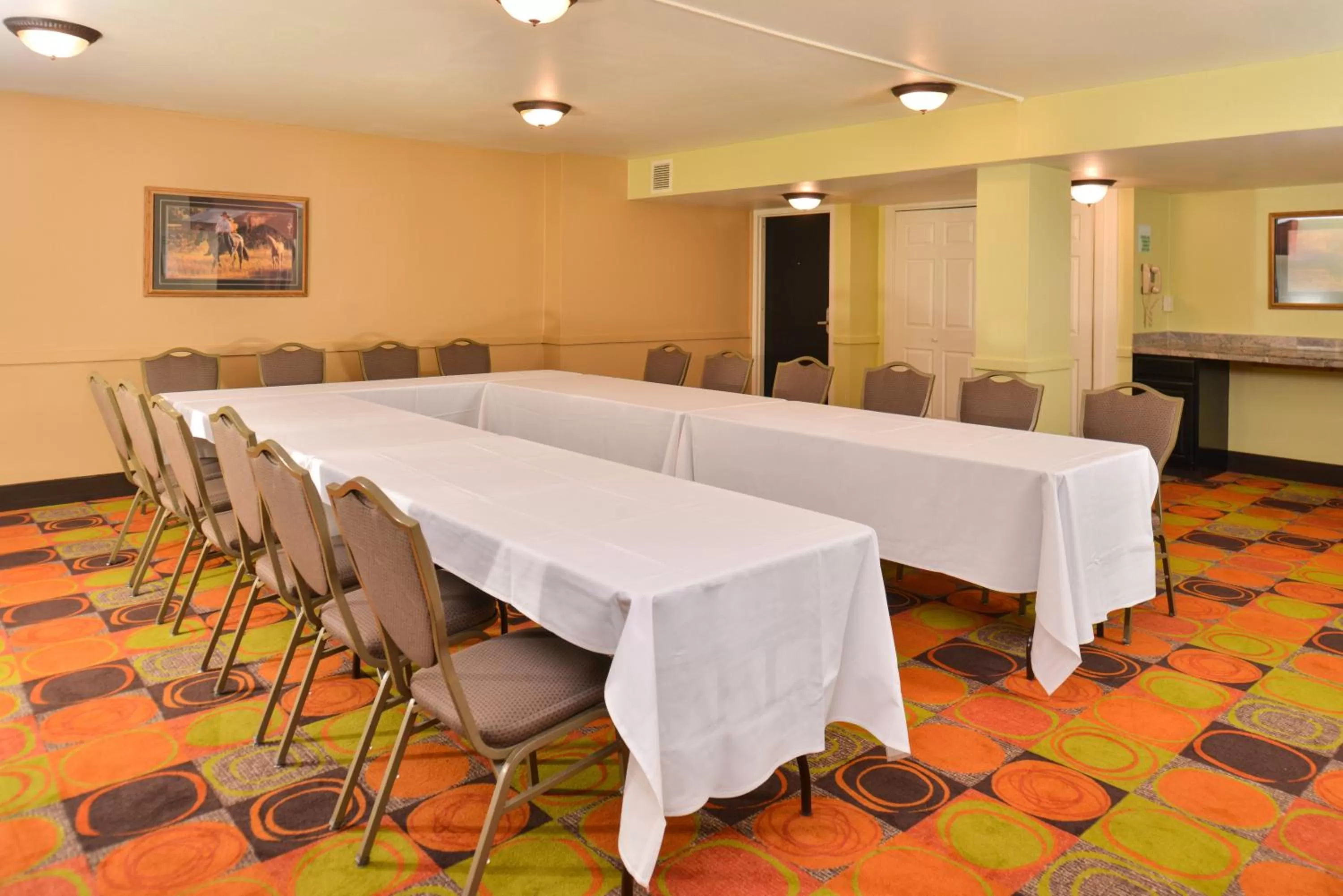 Meeting/conference room in Ramada Plaza by Wyndham Sheridan Hotel & Convention Center