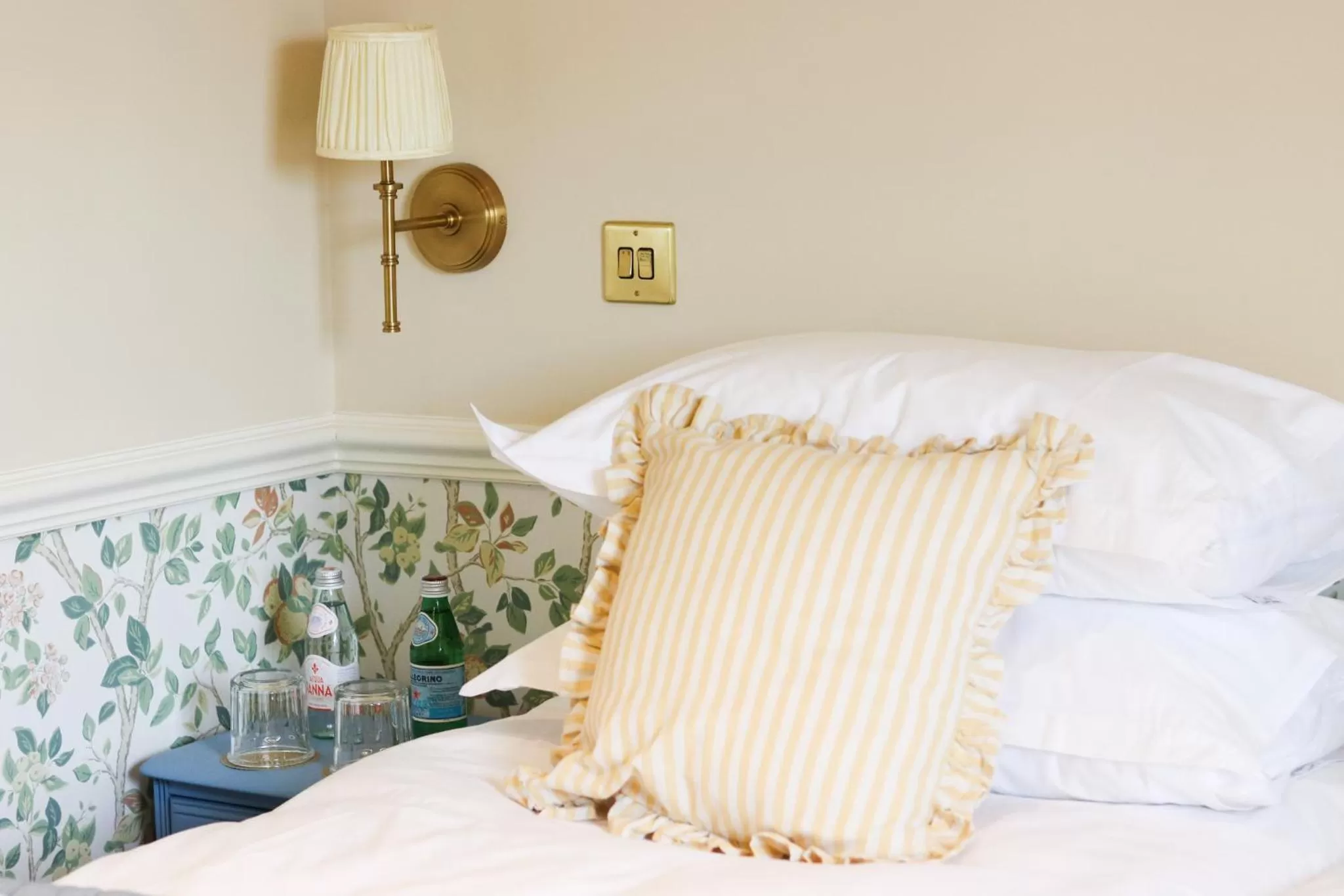 Bed in Fleur de Lys Bampton