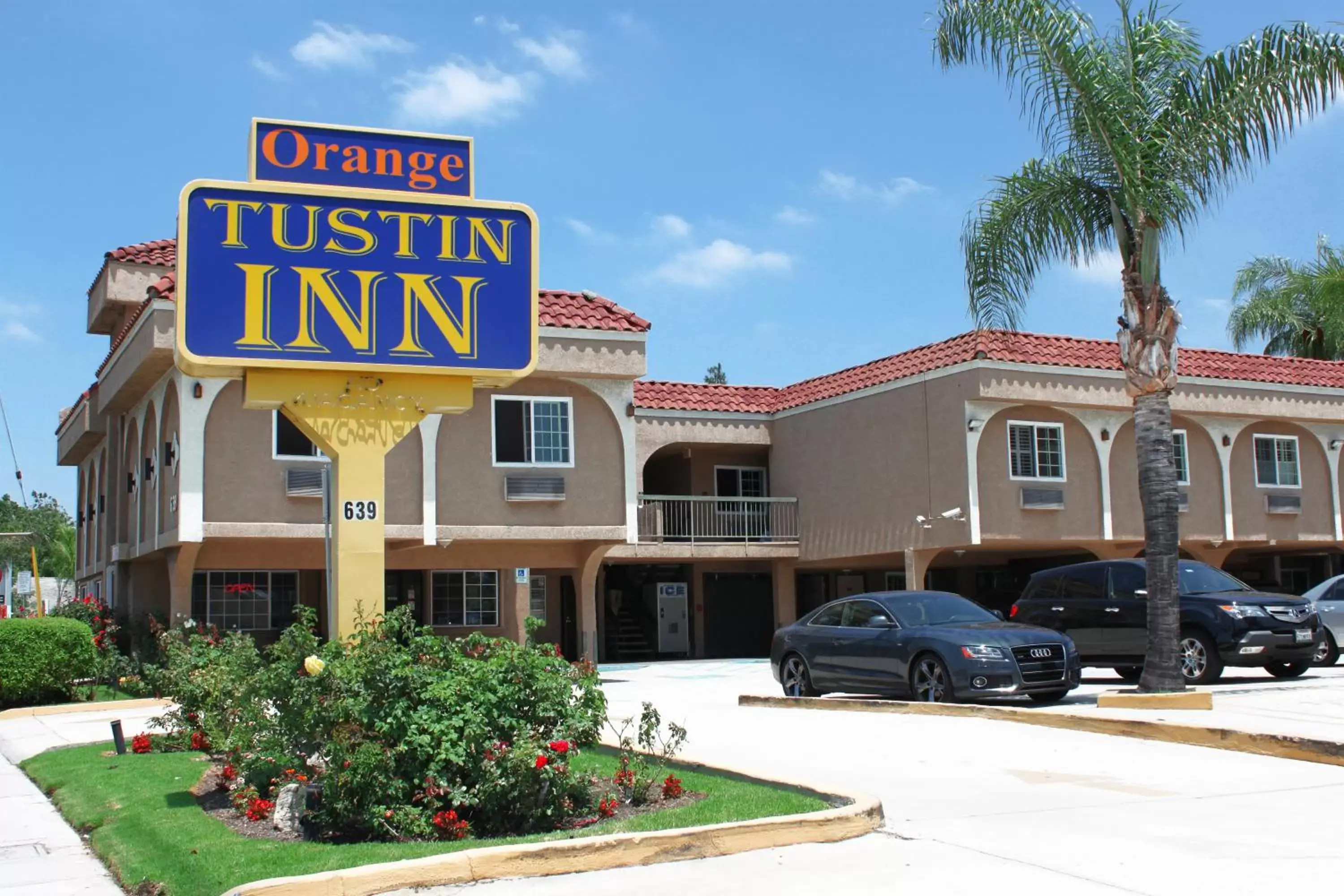 Property Building in Orange Tustin Inn in Orange