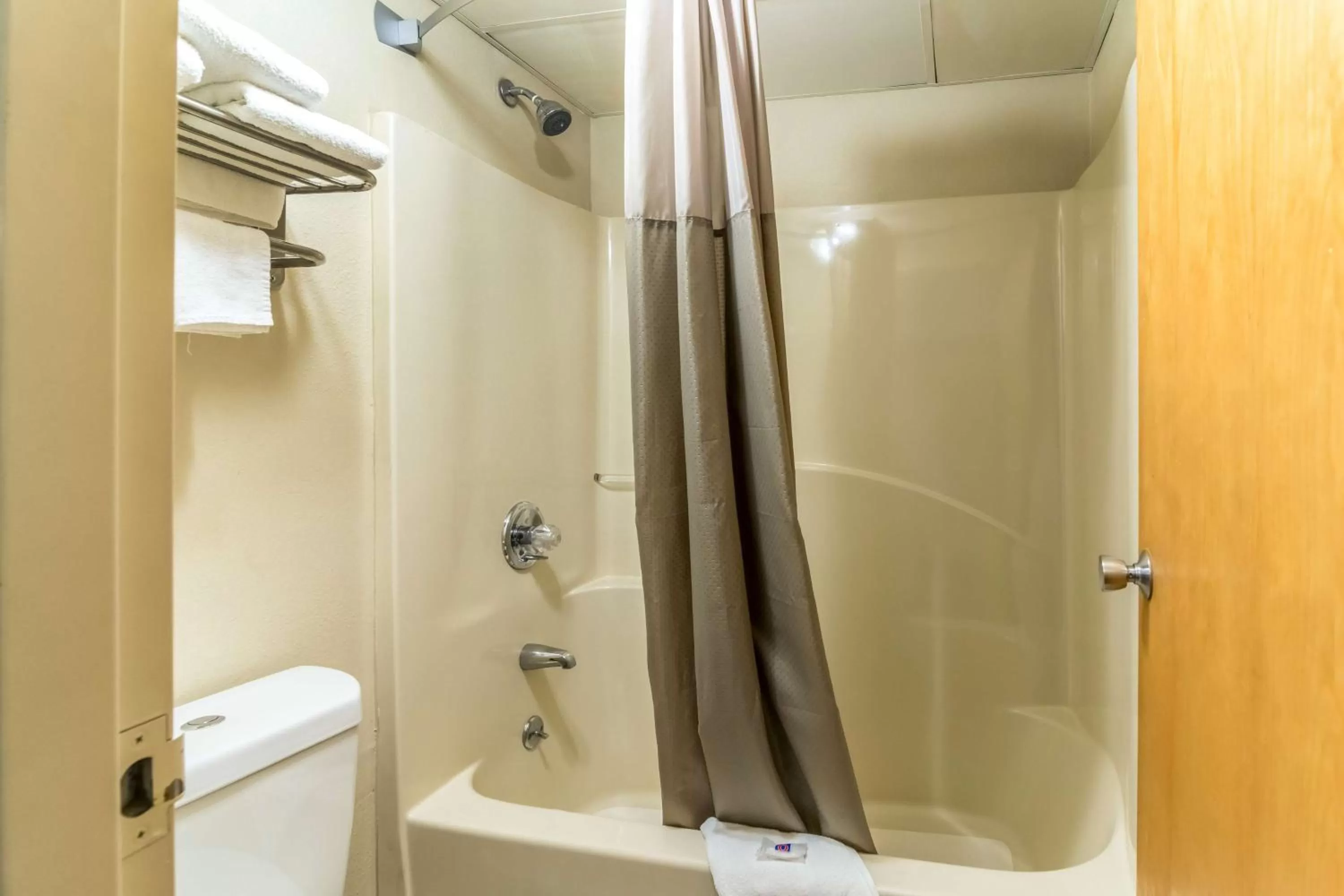 Bathroom in Motel 6-Kenly, NC