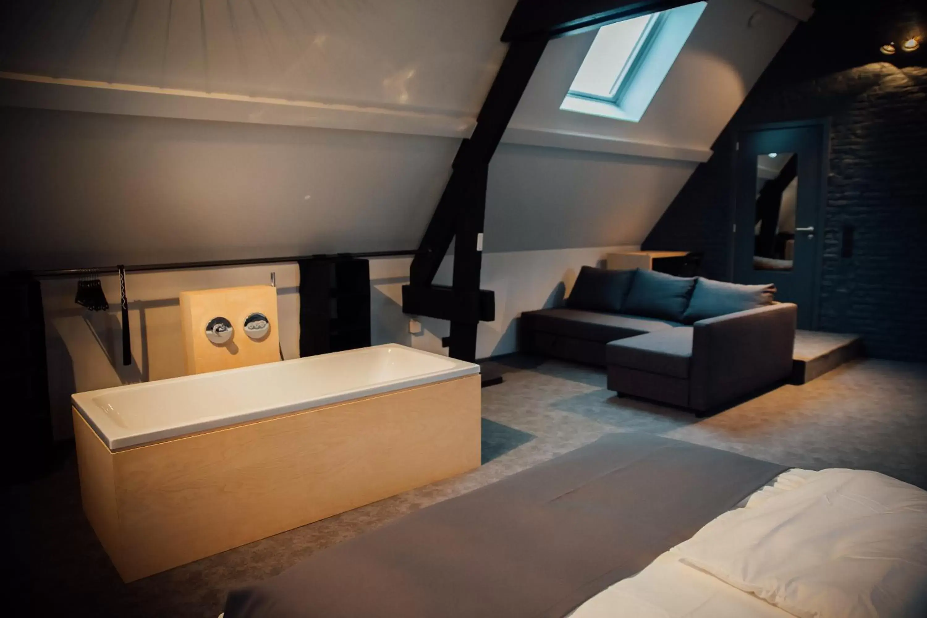 Quadruple Room with Private Bathroom in Auberge de l'Abbaye Quadruple Room with Private Bathroom in Auberge de l'Abbaye