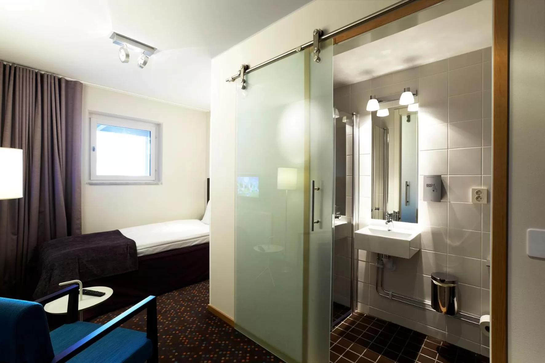 Bed in Finn Apartments