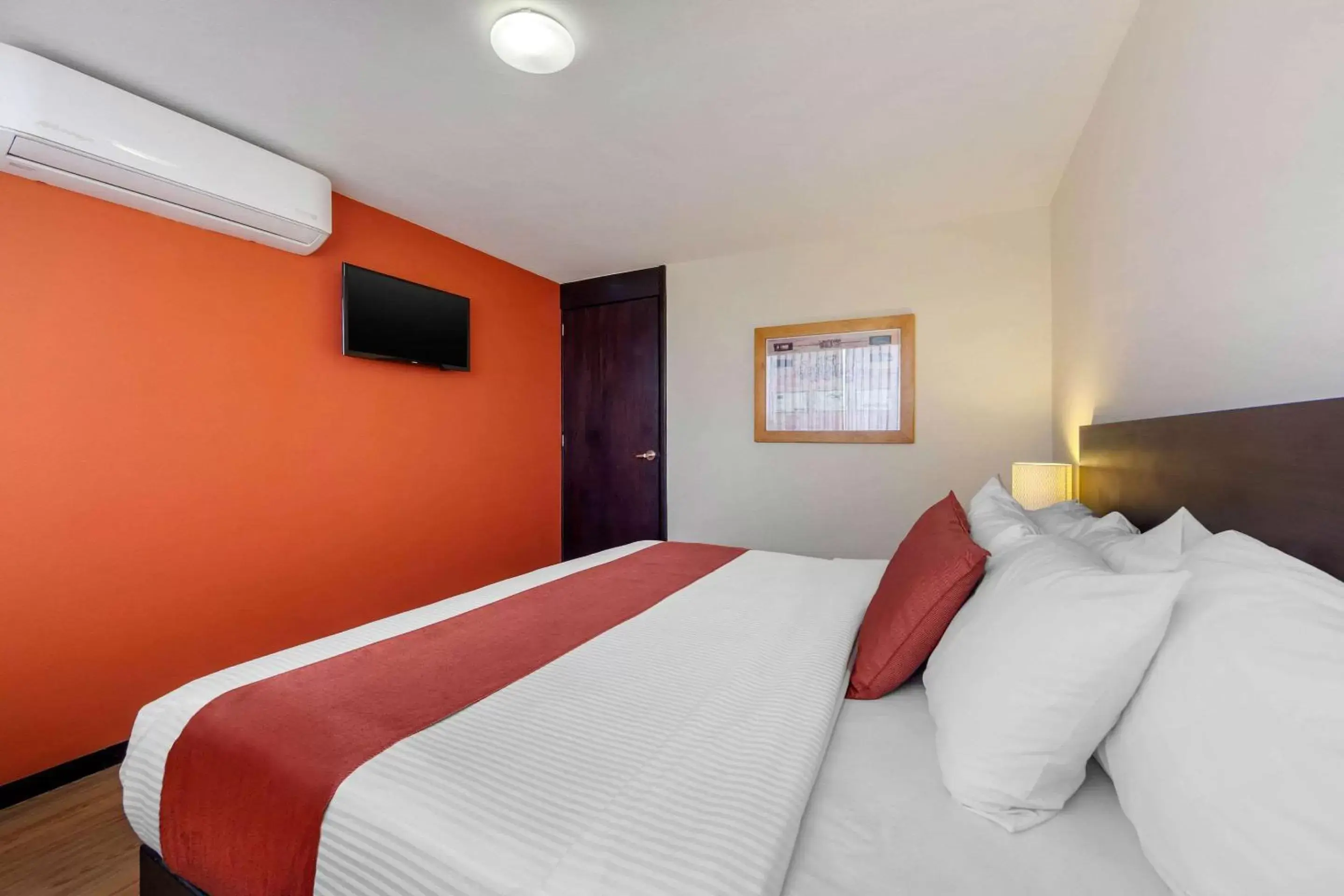 Bedroom, Bed in Comfort Inn San Luis Potosi