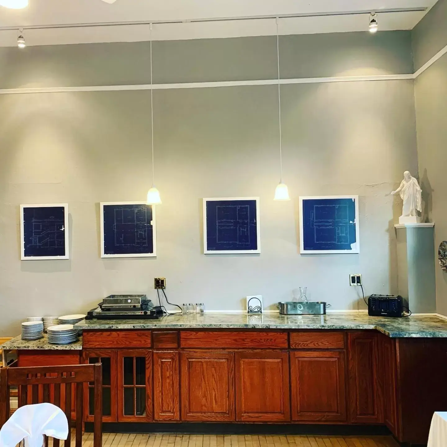 Dining area, Kitchen/Kitchenette in Northside School Bed & Breakfast