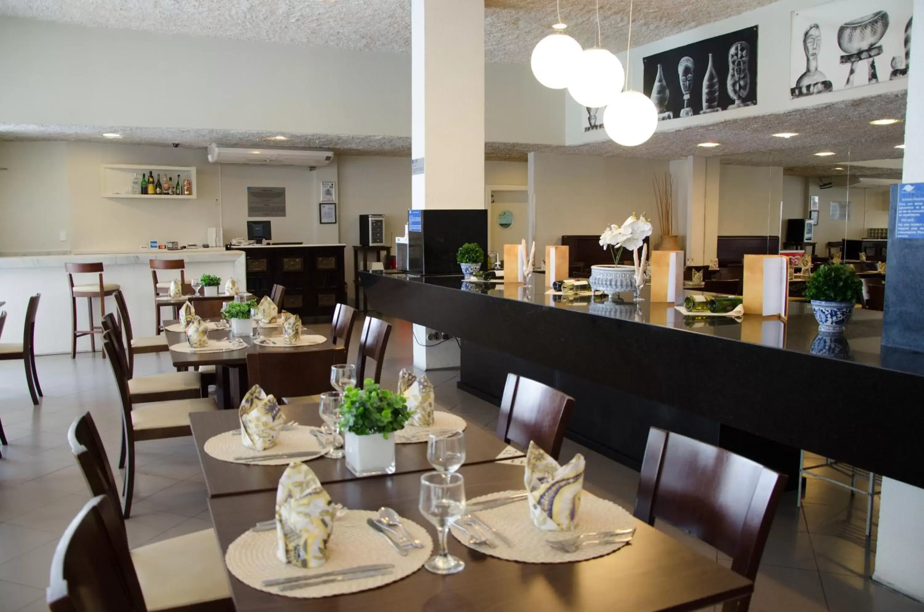 Restaurant/Places to Eat in Grande Hotel da Barra