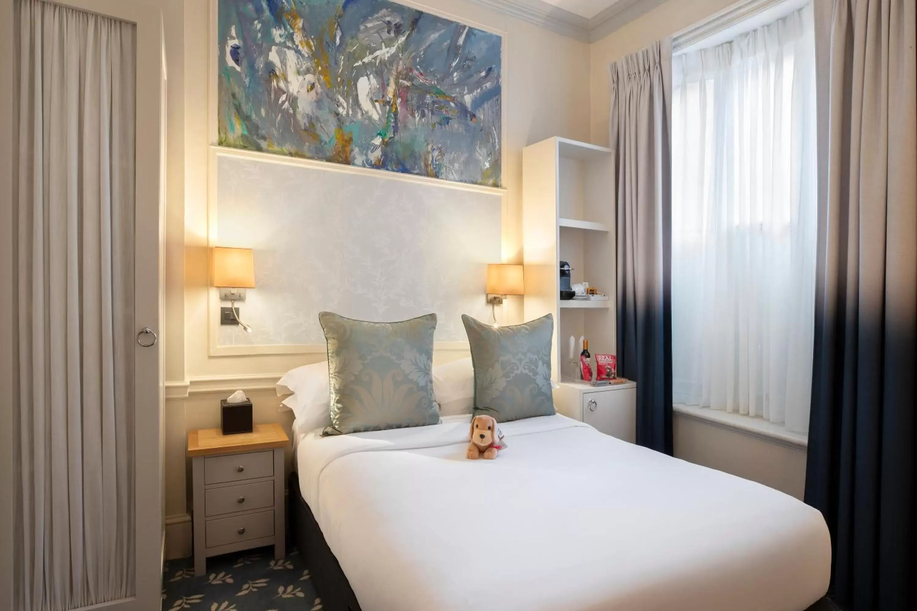 Bed in Sloane Square Hotel