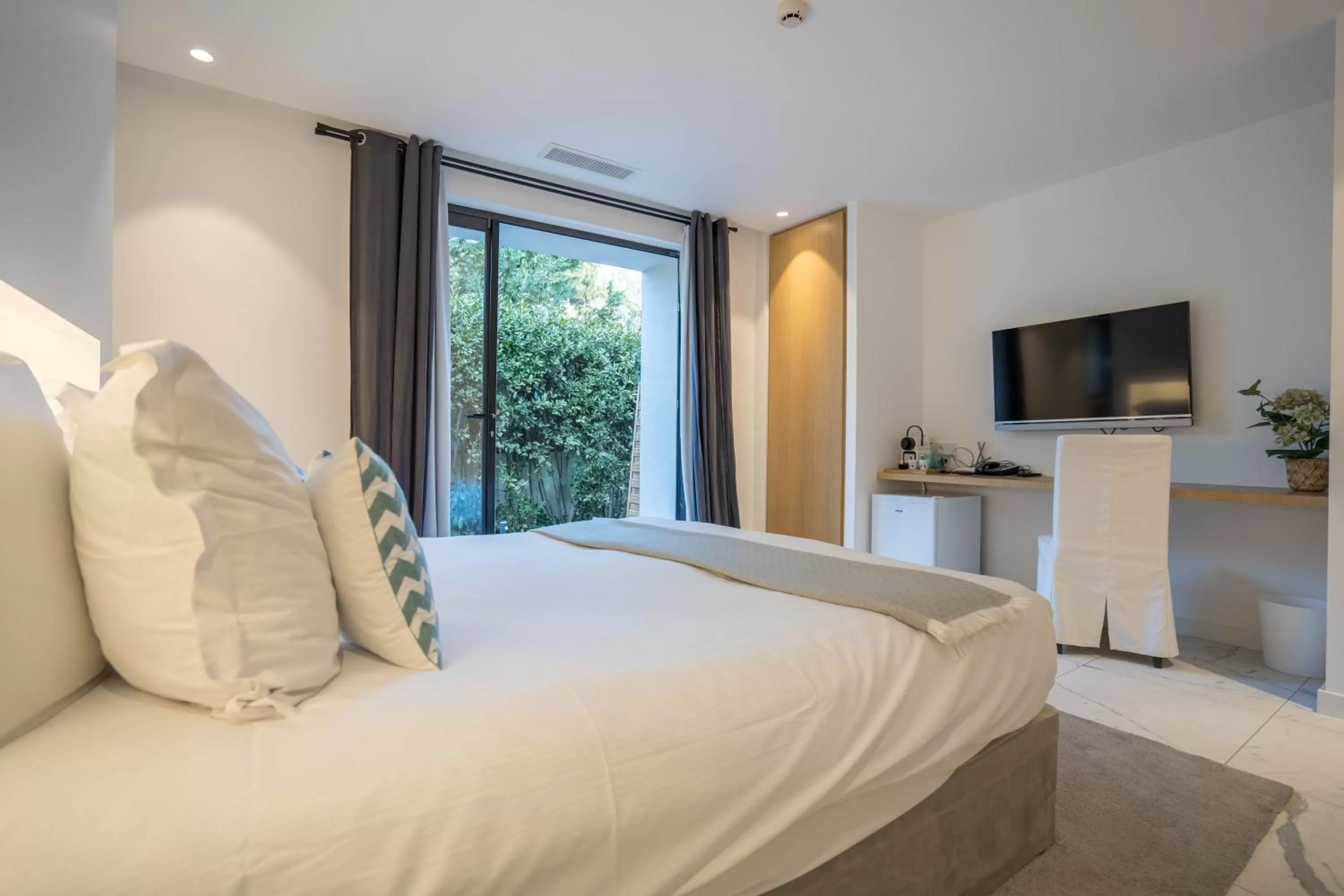 Living room, Bed in Hotel le Mandala