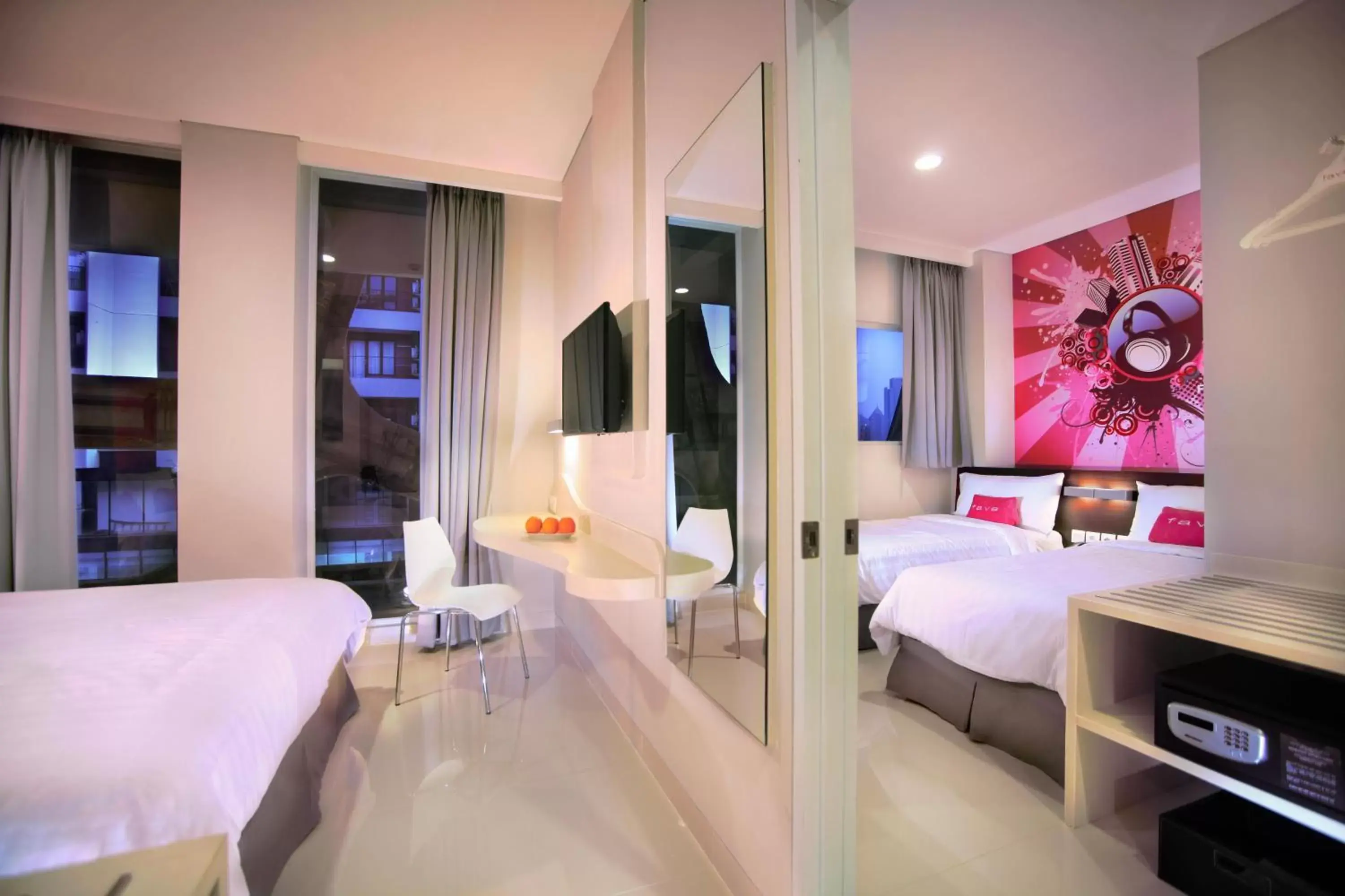 Photo of the whole room, Bed in favehotel Gatot Subroto Jakarta