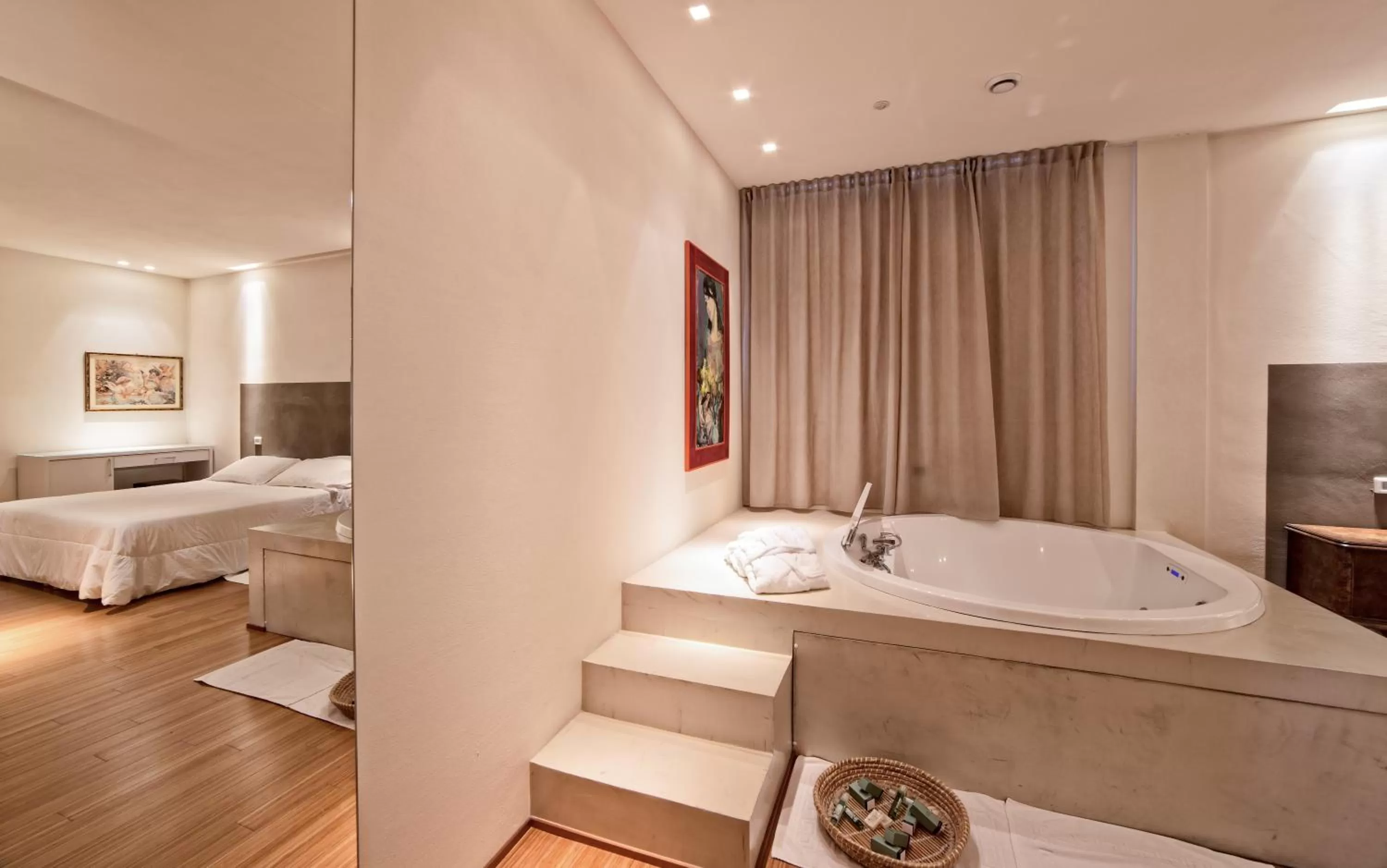 Shower, Bed in Hotel Country House La Radice