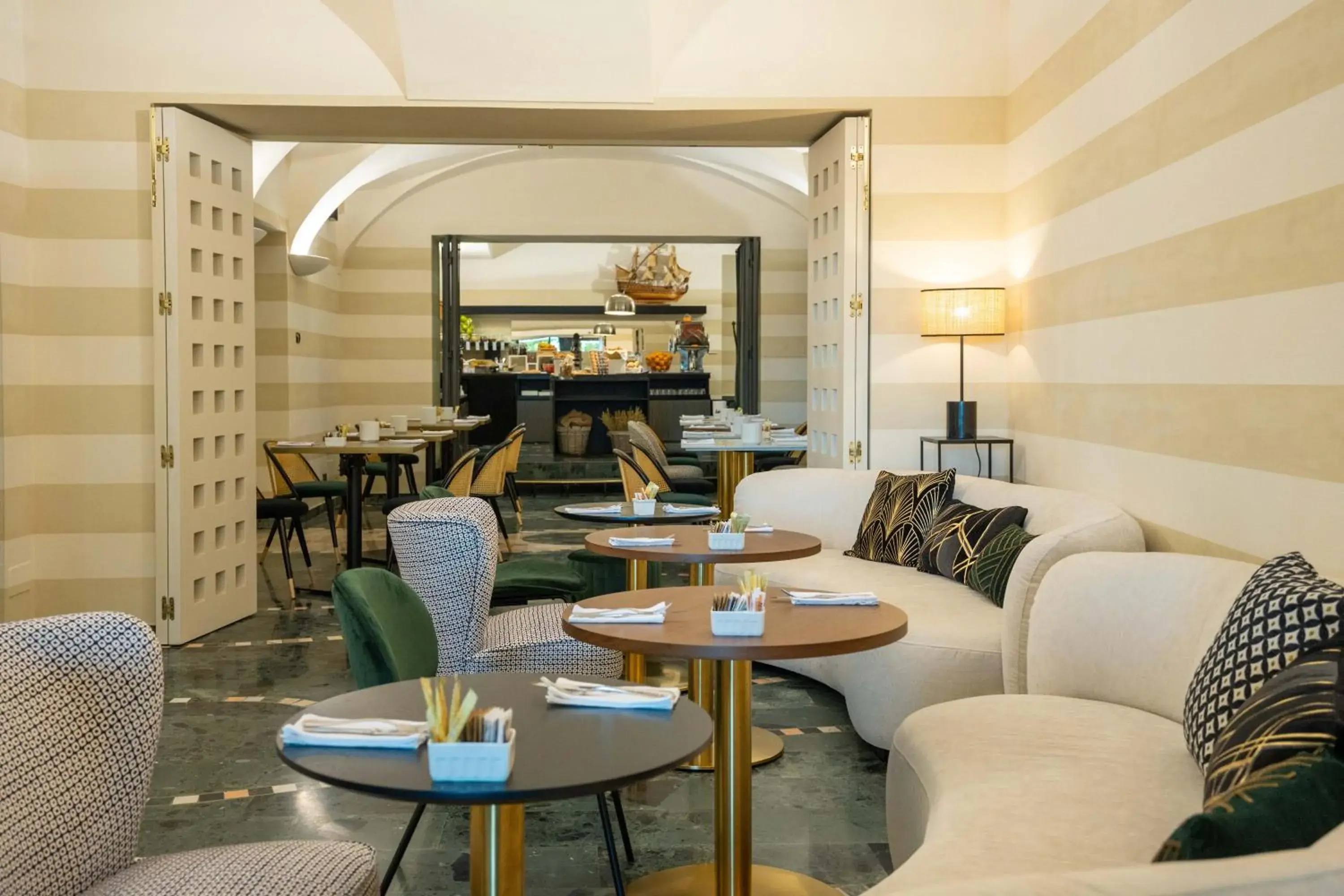 Restaurant/places to eat, Lounge/Bar in Hotel Ancora