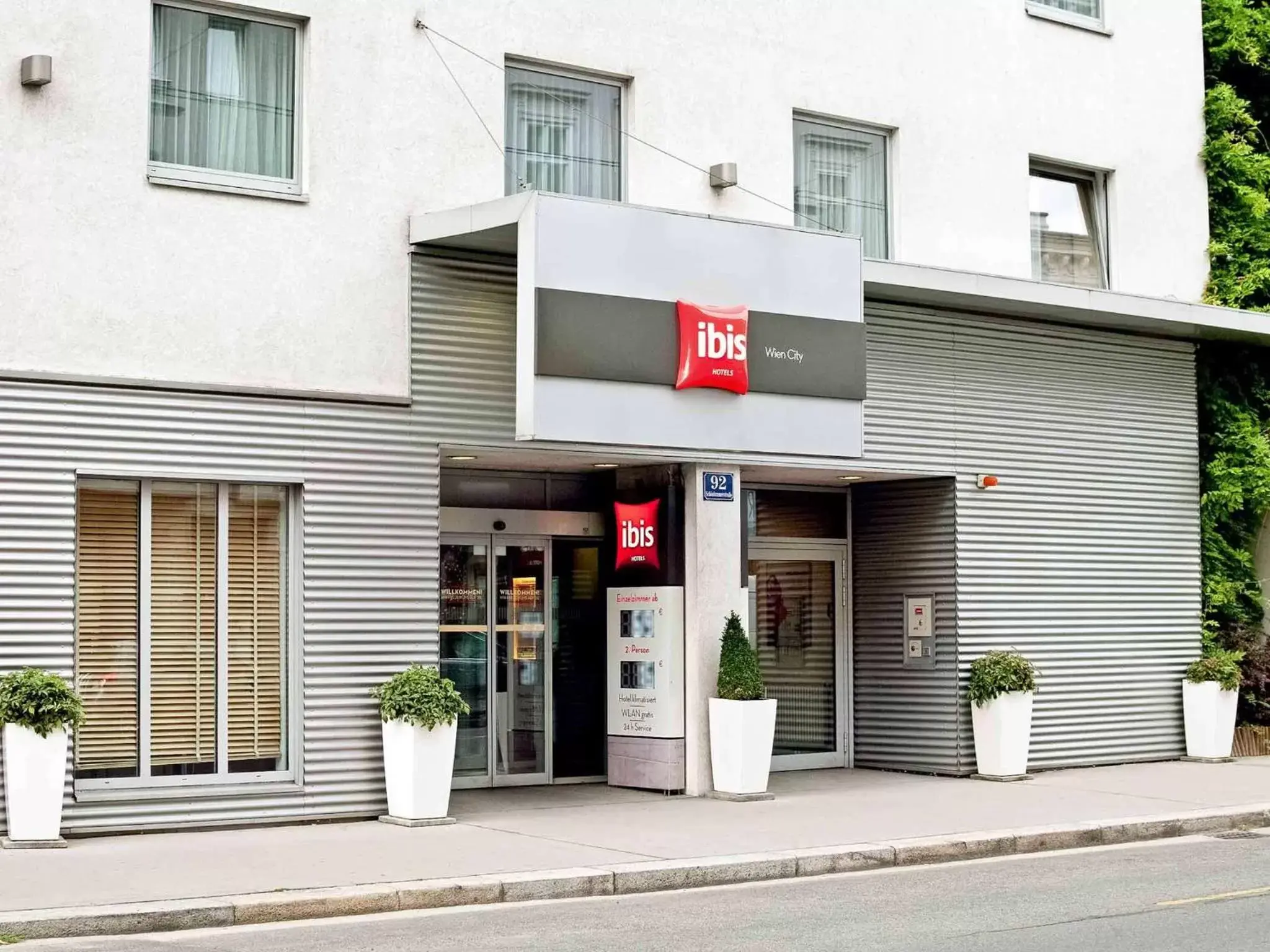 Property building in ibis Wien City