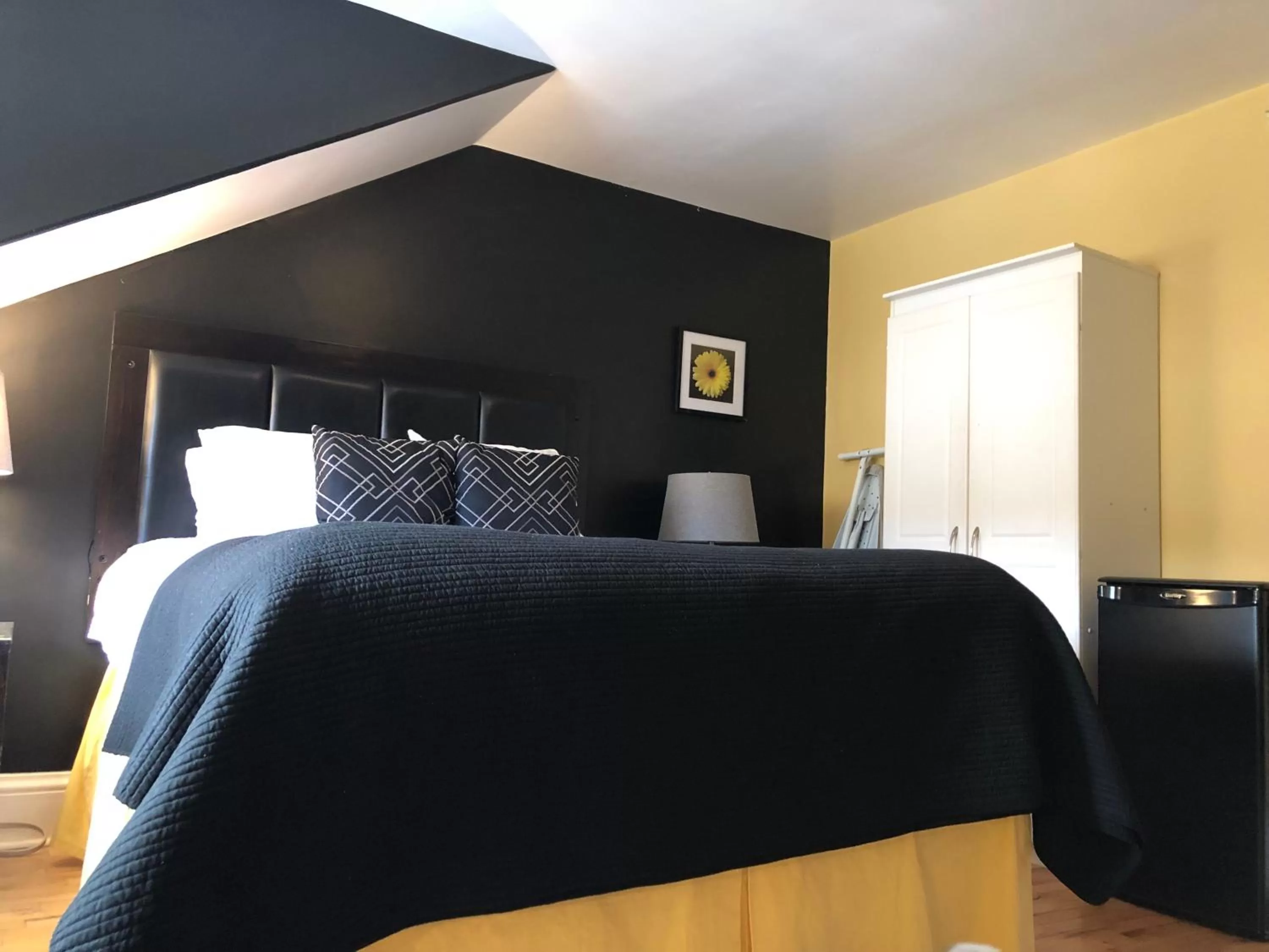 Bed in Leaside Manor