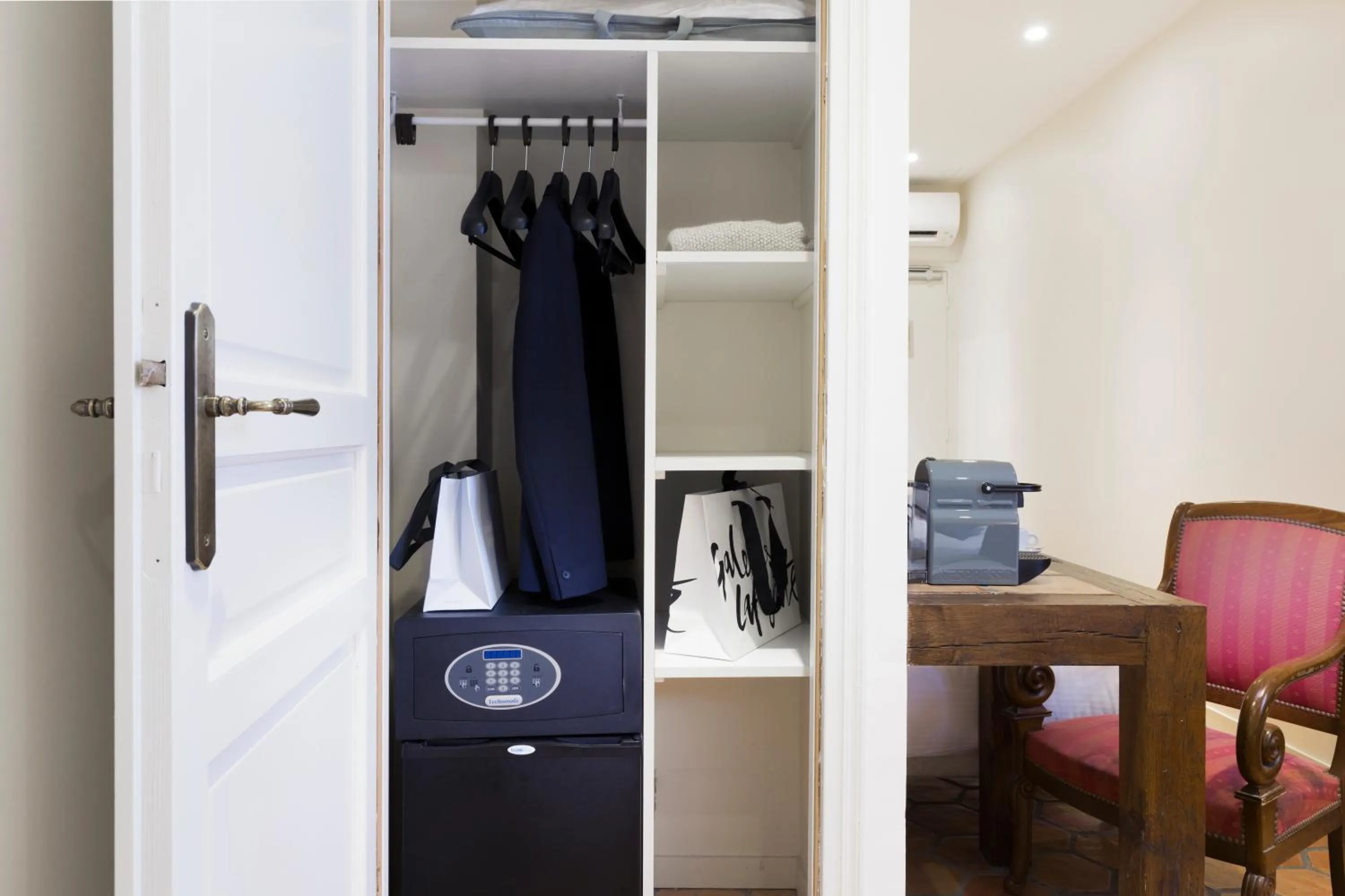 Seating area in Hotel Mogador