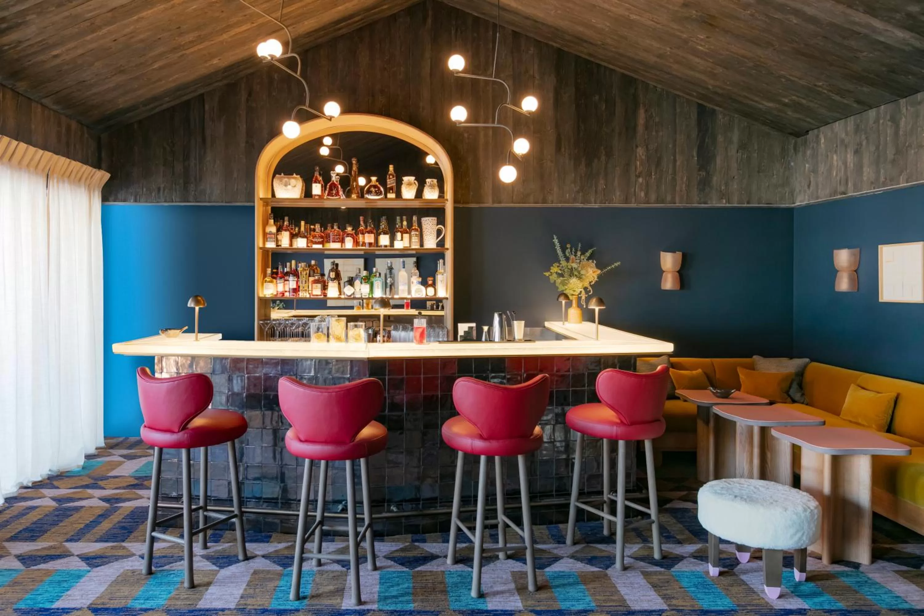 Lounge or bar in Hotel Le Coucou Méribel