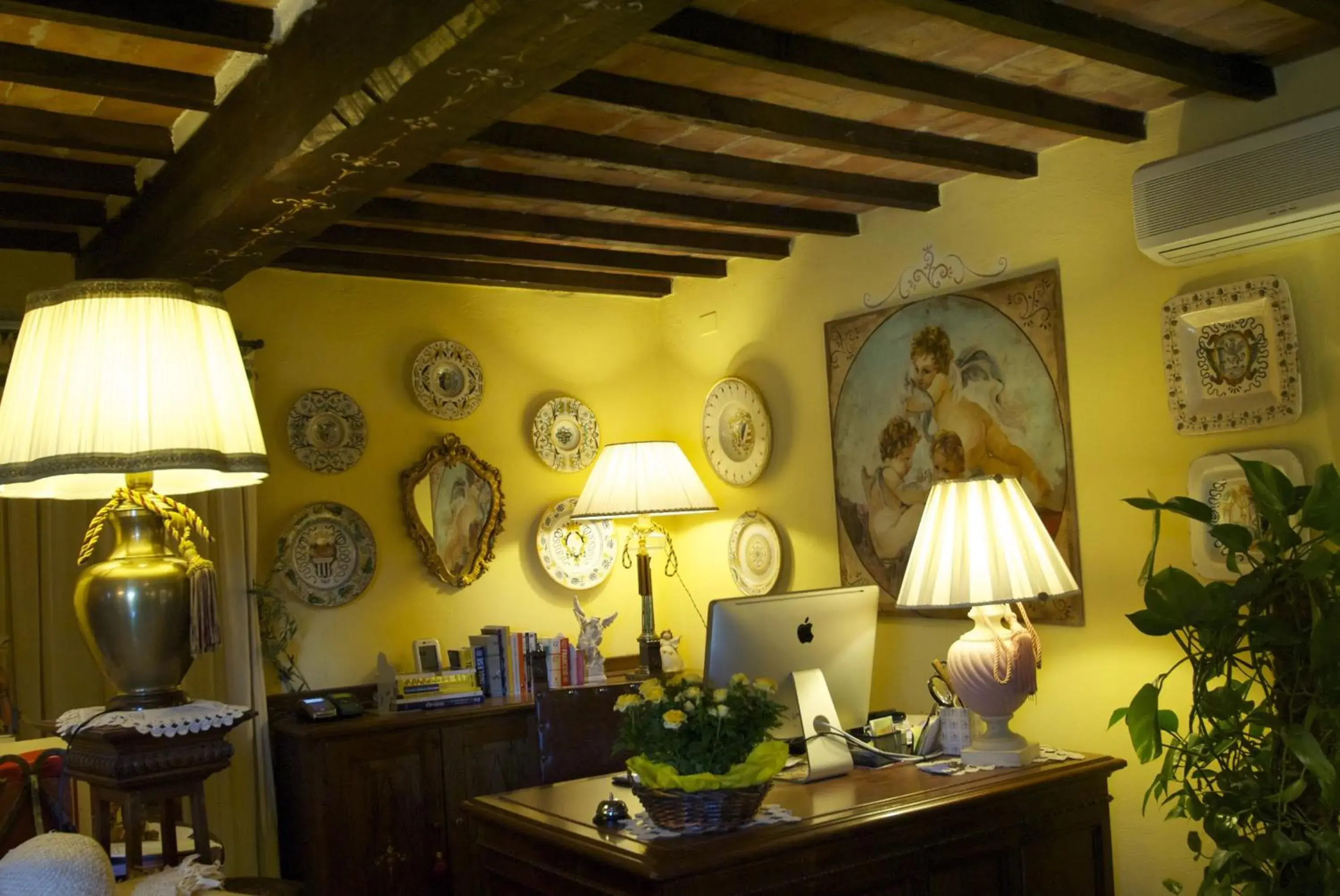 Lobby or reception, Seating Area in Torre Sangiovanni Albergo e Ristorante