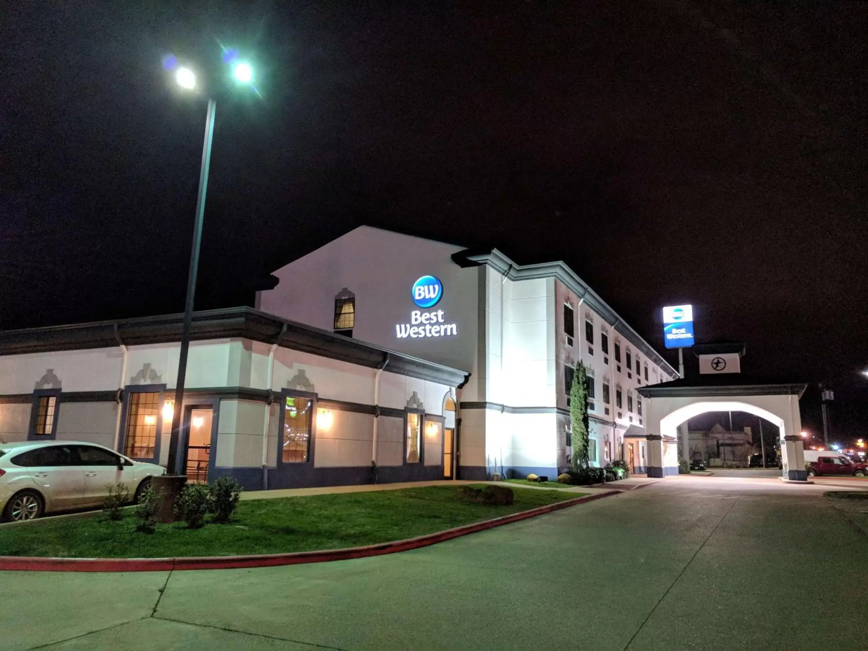 Property Building in Best Western Jacksonville Inn