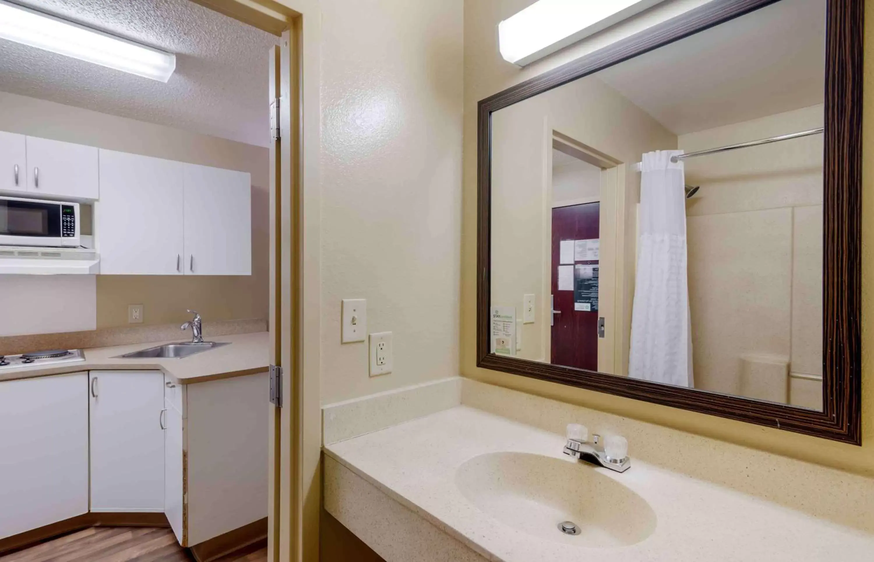 Bathroom in Extended Stay America Suites - Atlanta - Marietta - Windy Hill