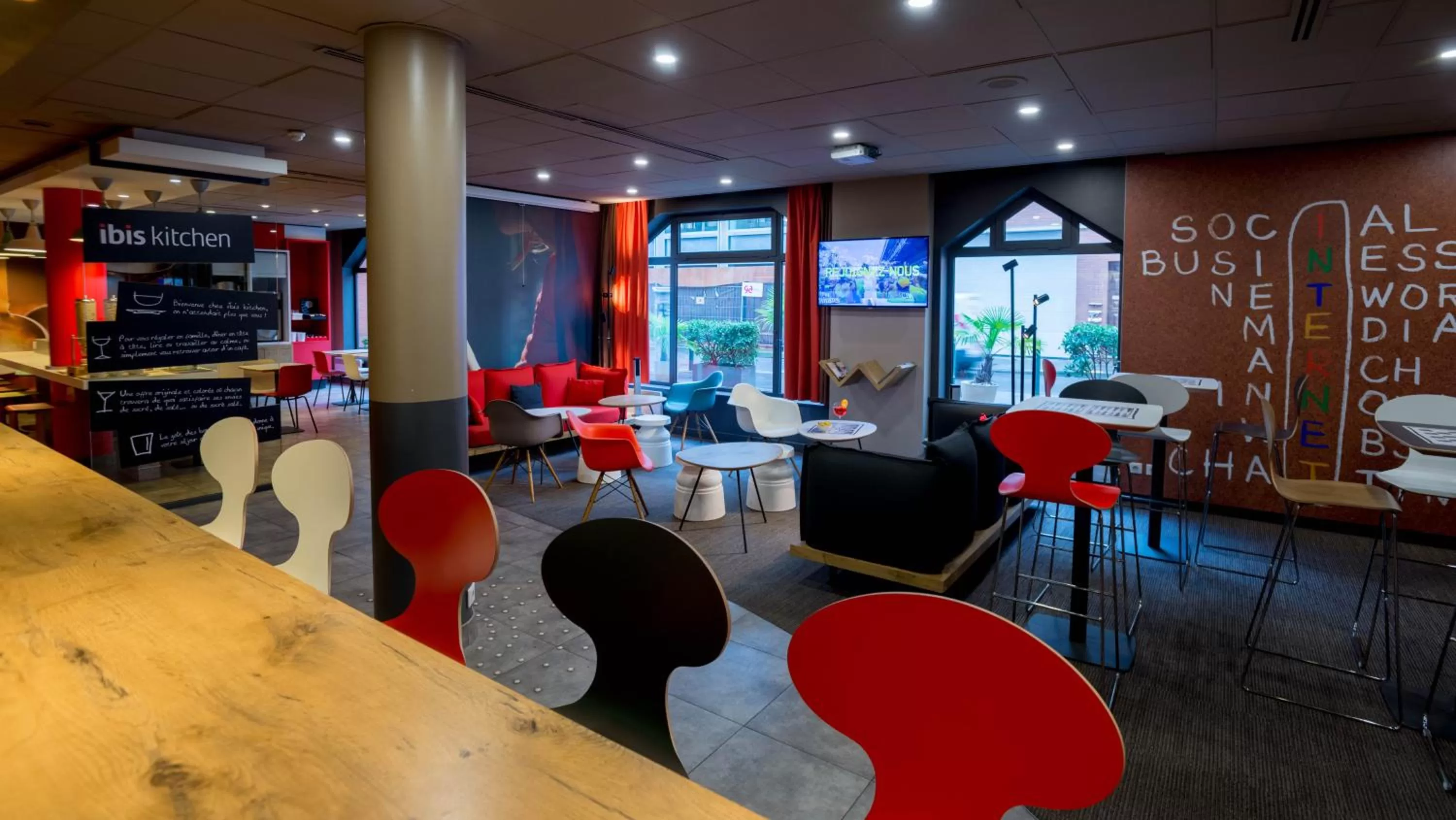 Lounge or bar in ibis Toulouse Centre