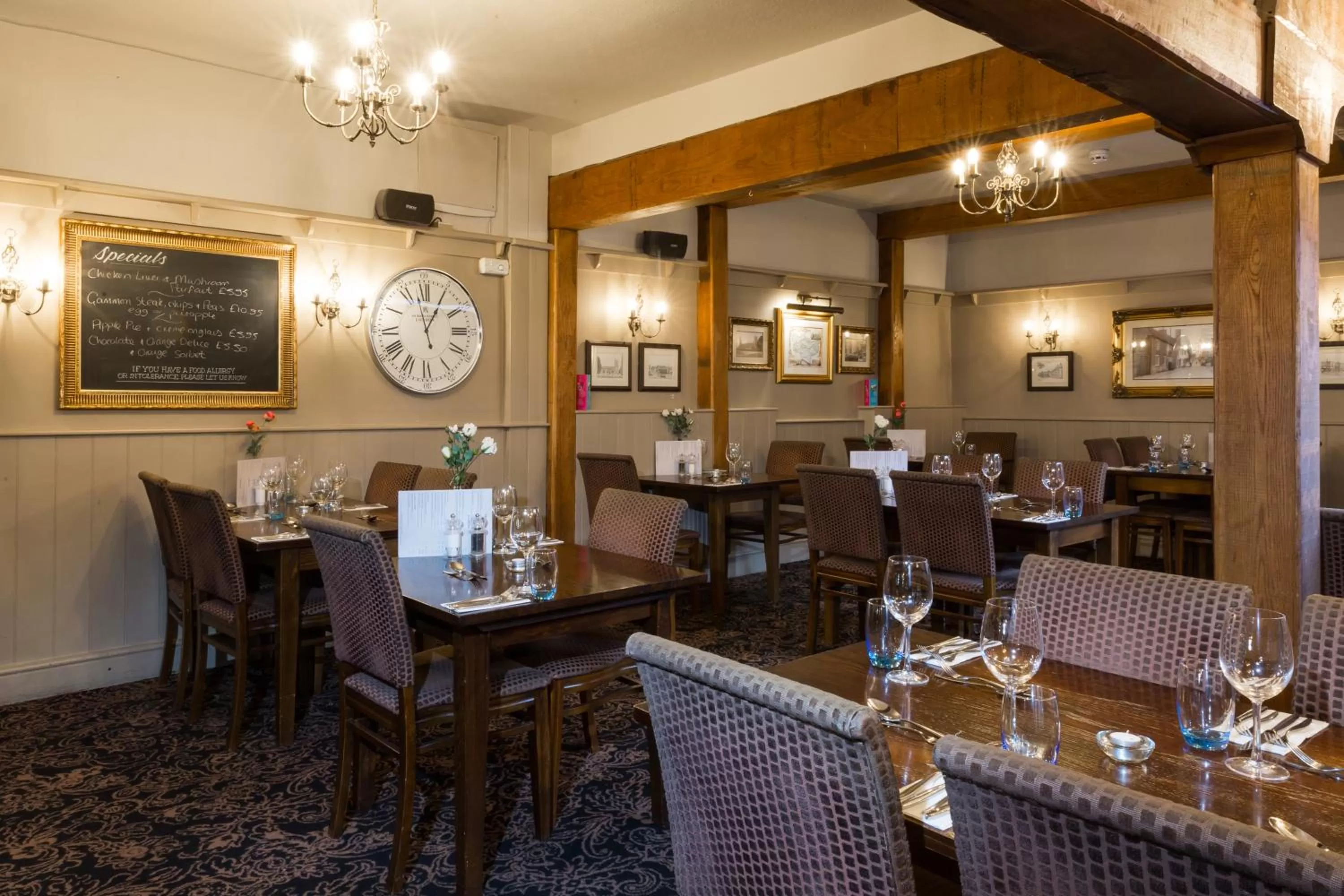 Restaurant/places to eat in The Dog & Bear Hotel