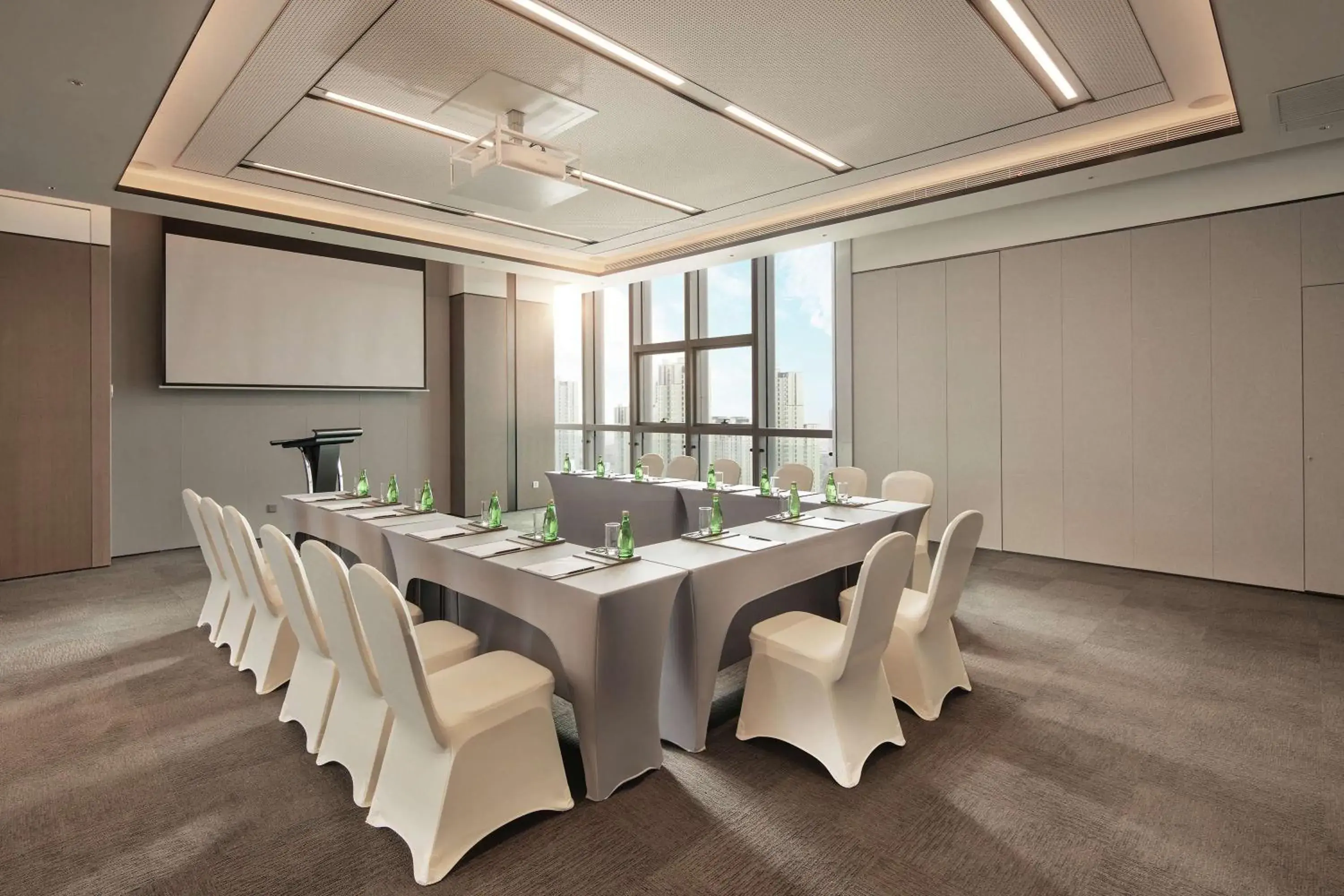 Meeting/conference room in Doubletree By Hilton Suzhou Wujiang